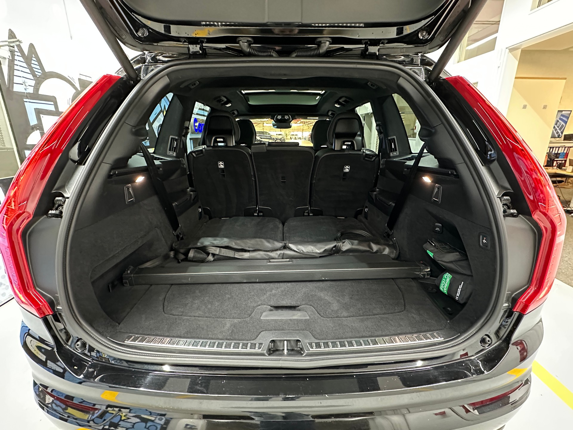VOLVO XC90 T8 eAWD PluginHybrid Ultra Dark Geartronic-image-5