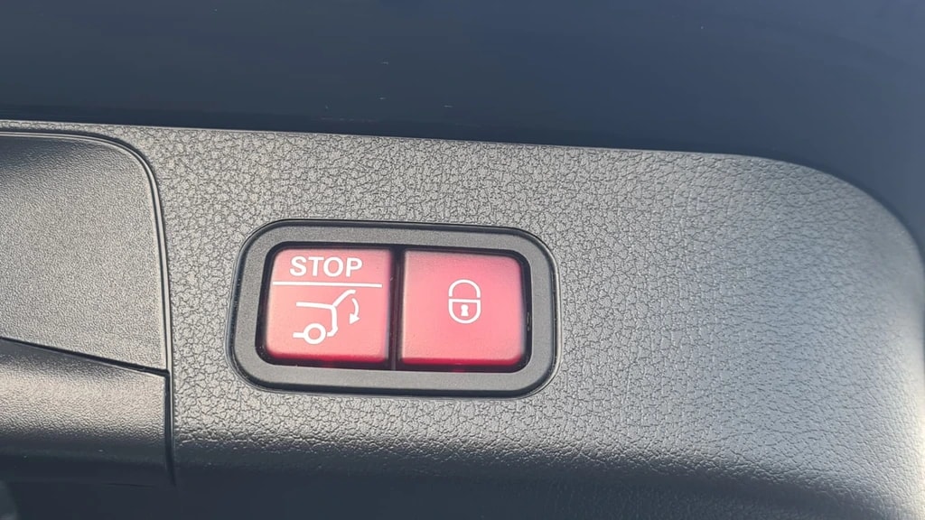 MERCEDES-BENZ GLB 220 d 4Matic Progressive 8G-Tronic ** Voll-Leder ** Gr-Navi ** RF-Kamera 360° ** Panorama-Glasdach ** Anh-Kupplung **-image-8