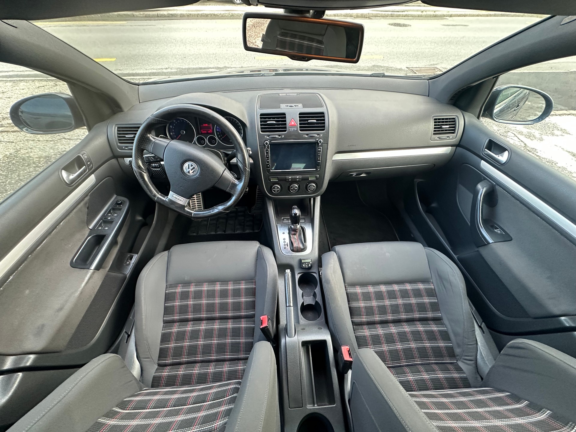 VW Golf 2.0 TFSI GTI-image-6