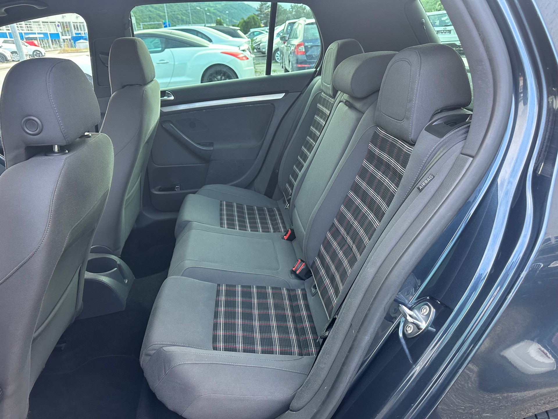 VW Golf 2.0 TFSI GTI-image-10