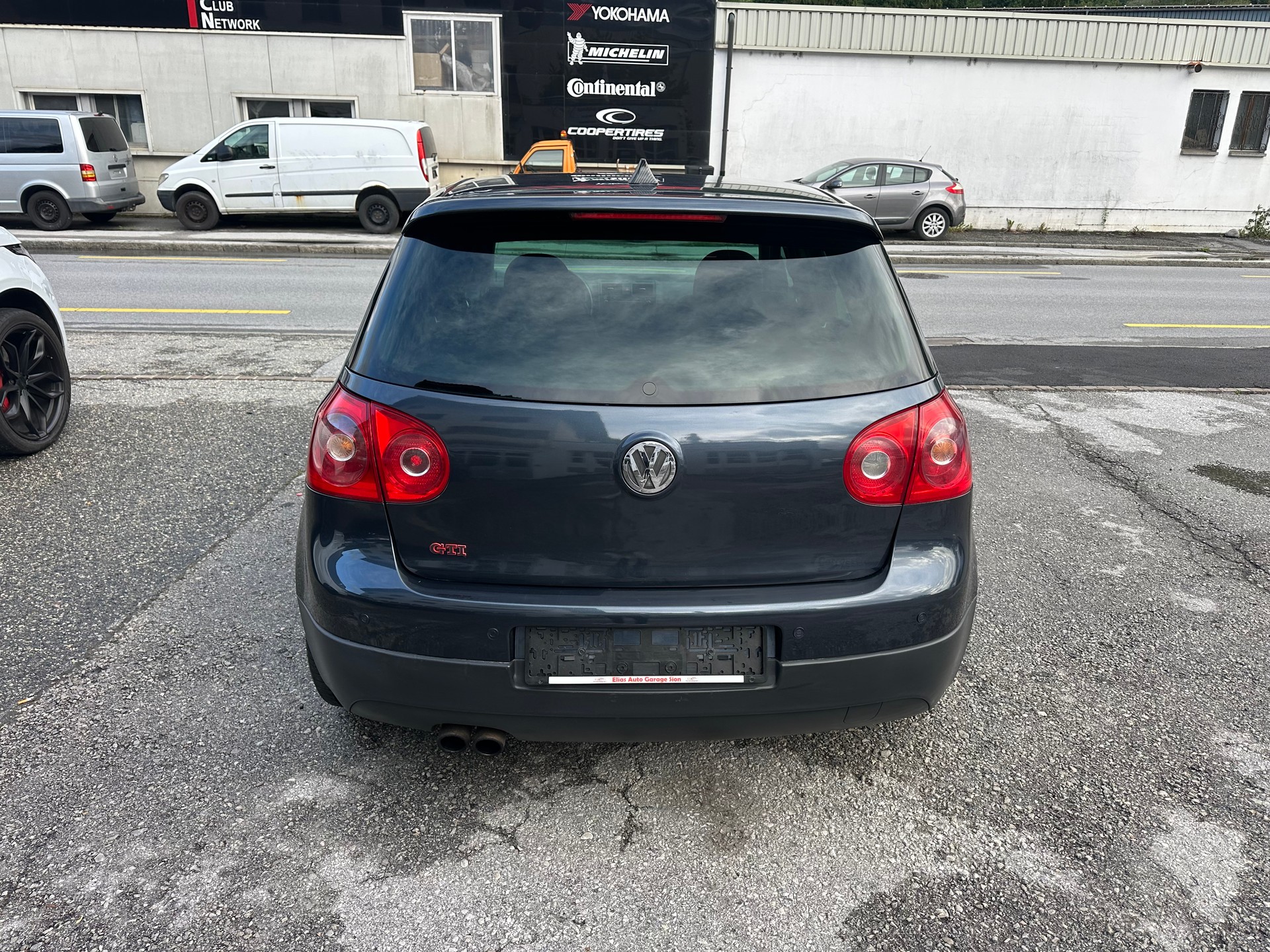 VW Golf 2.0 TFSI GTI-image-4