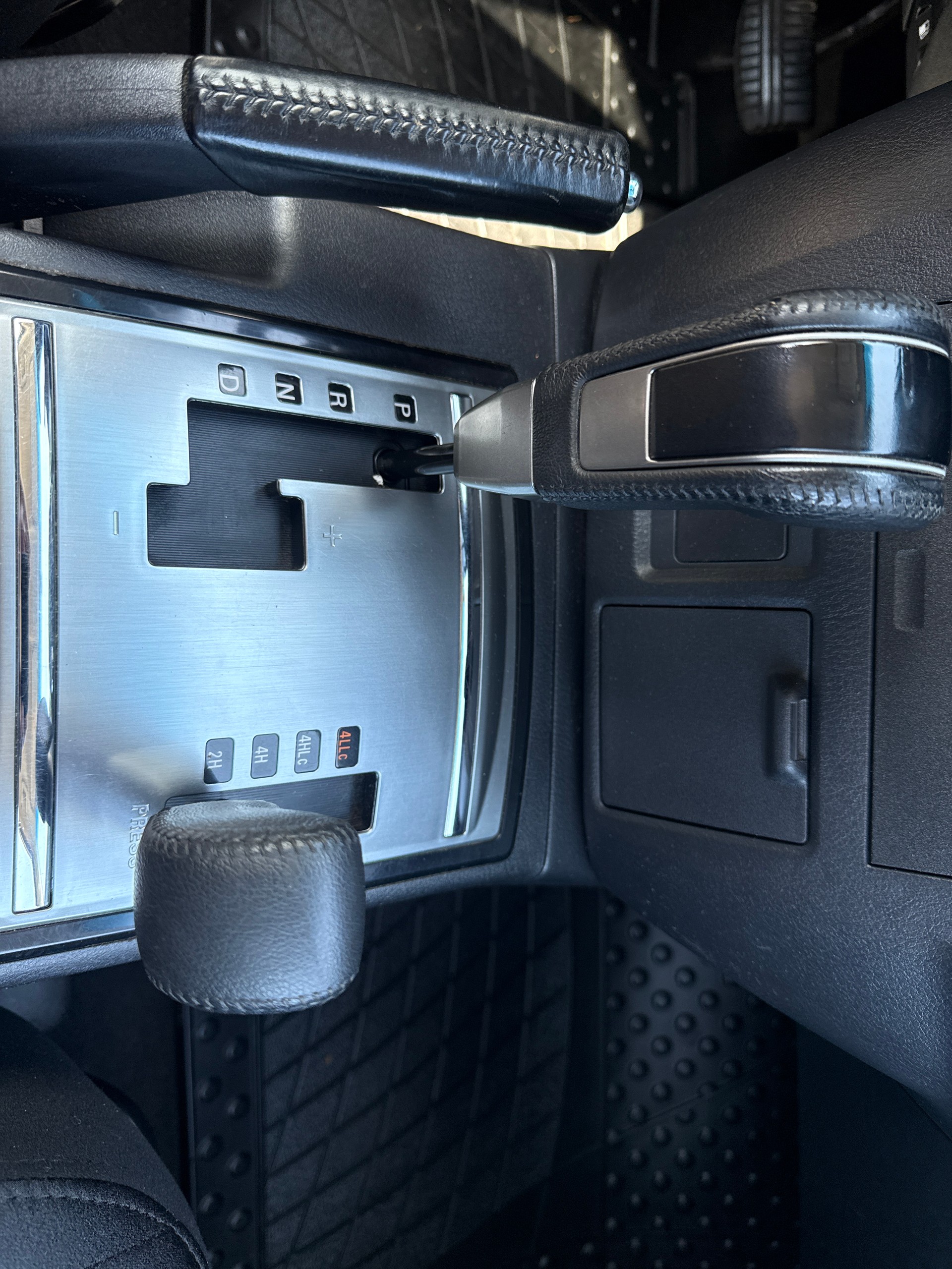 MITSUBISHI Pajero 3.2 DI-D Value Automatic-image-6