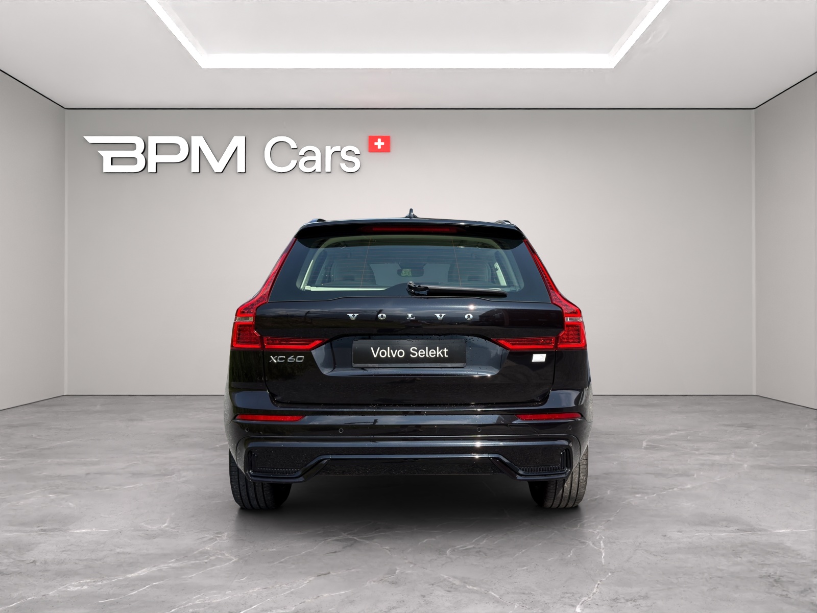 VOLVO XC60 2.0 T6 TE Ultimate Dark eAWD-showroom-element-2