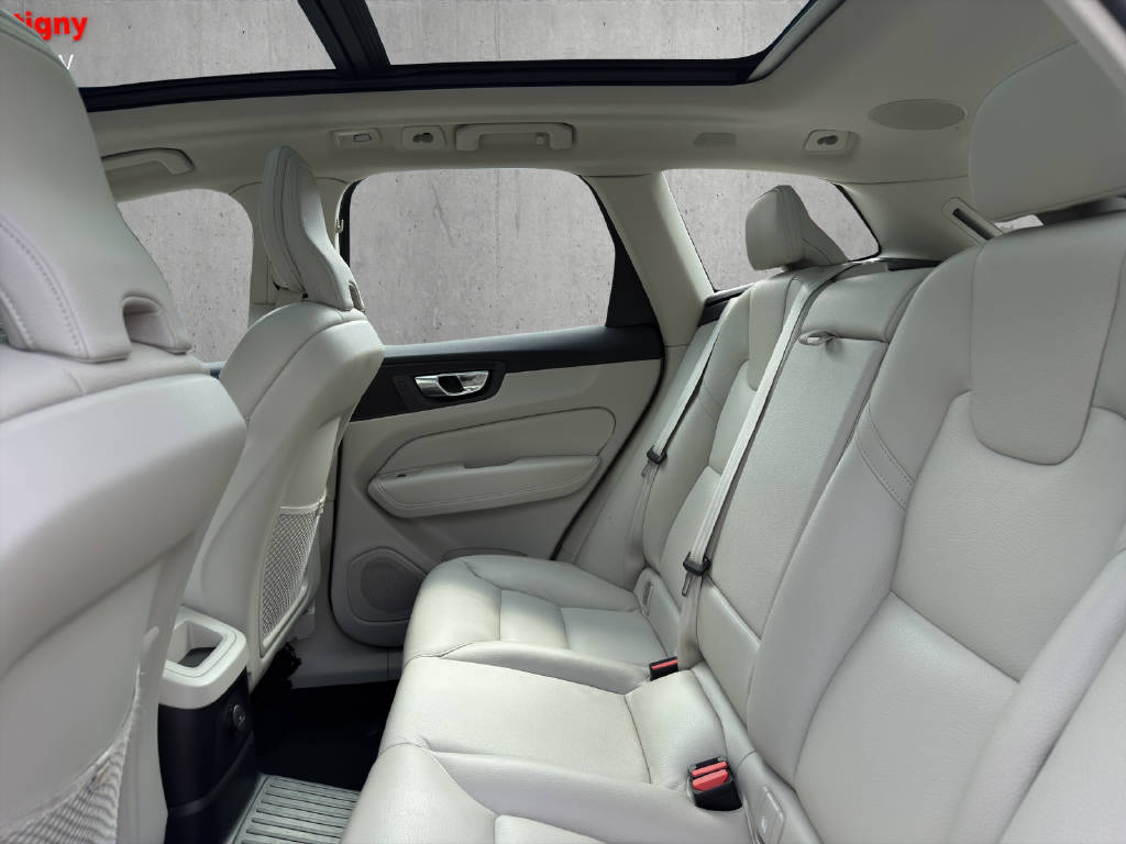 VOLVO XC60 2.0 T6 TE Ultimate Dark eAWD-image-14