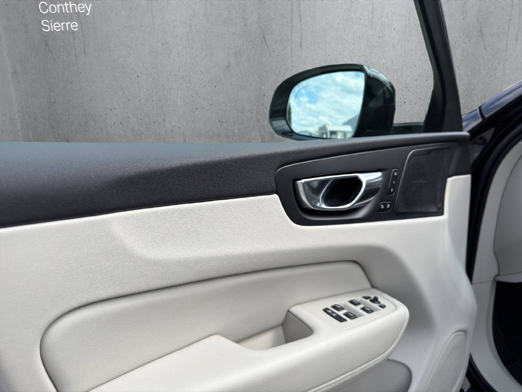 VOLVO XC60 2.0 T6 TE Ultimate Dark eAWD-image-7