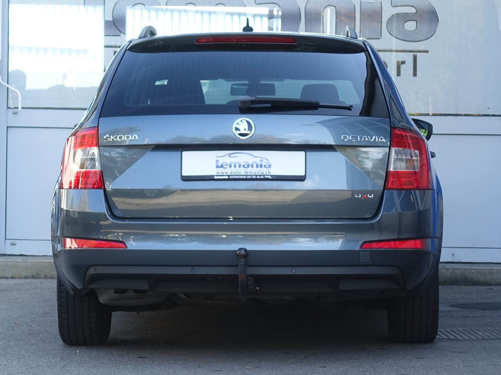 SKODA Octavia Combi 1.6 TDI Ambition 4x4-image-5