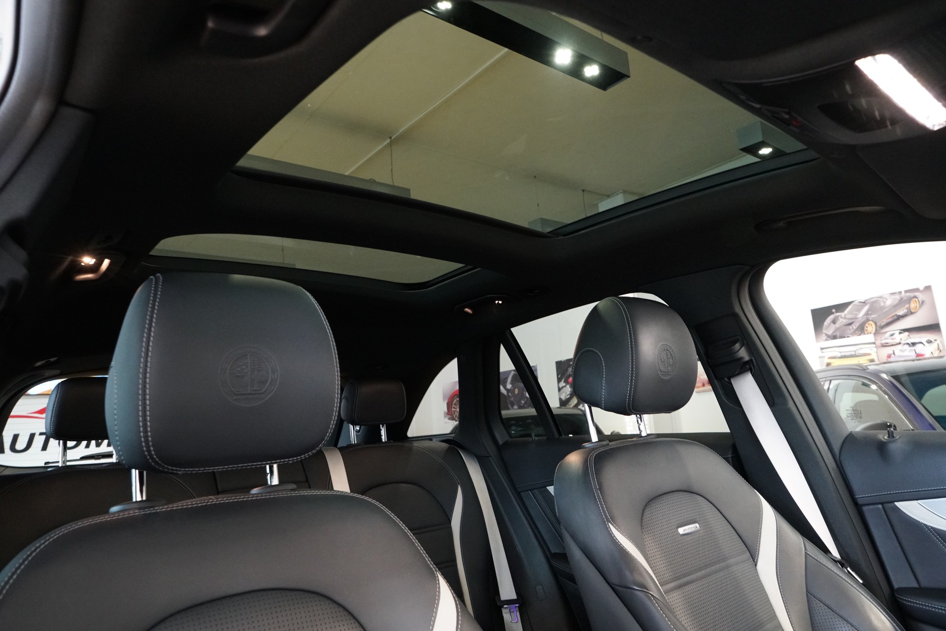 MERCEDES-BENZ GLC 63 S AMG 4Matic 9G-Tronic-image-13