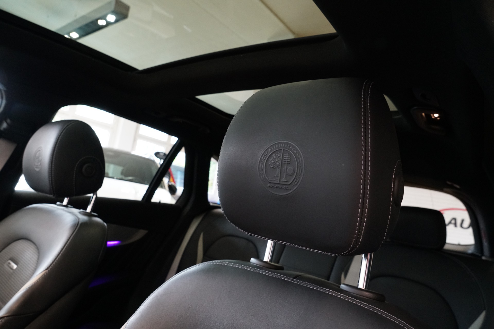 MERCEDES-BENZ GLC 63 S AMG 4Matic 9G-Tronic-image-19