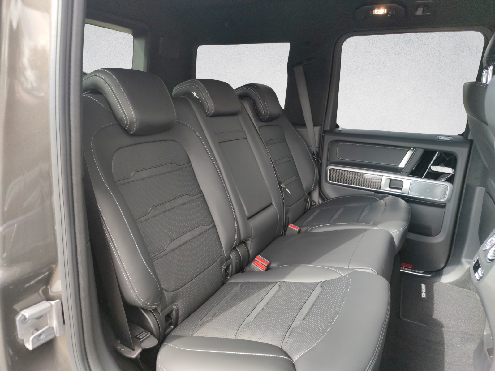 MERCEDES-BENZ G 63 AMG-image-13