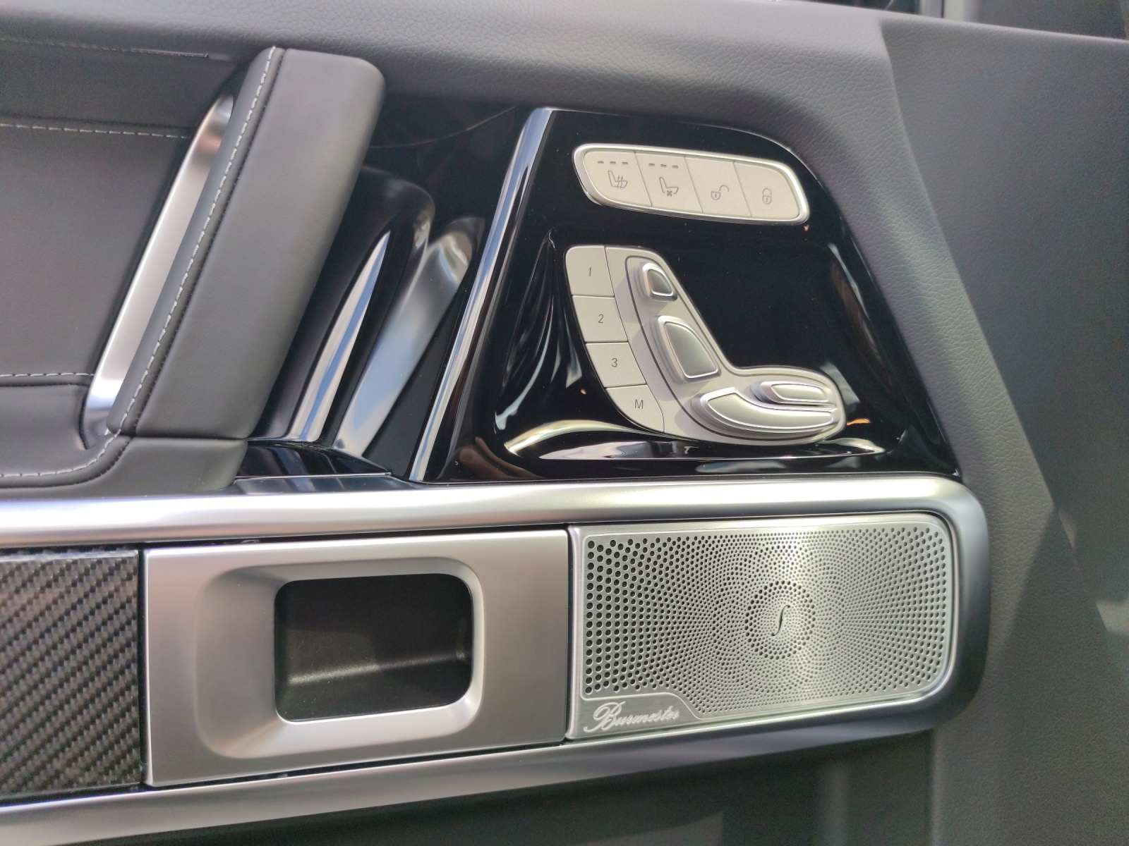 MERCEDES-BENZ G 63 AMG-image-11