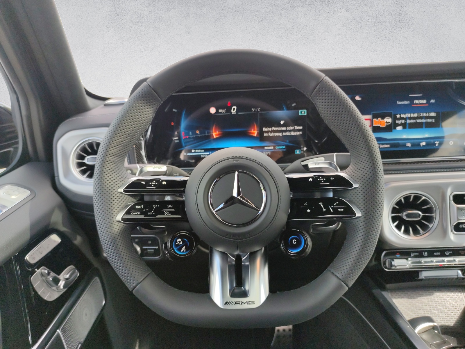MERCEDES-BENZ G 63 AMG-image-12