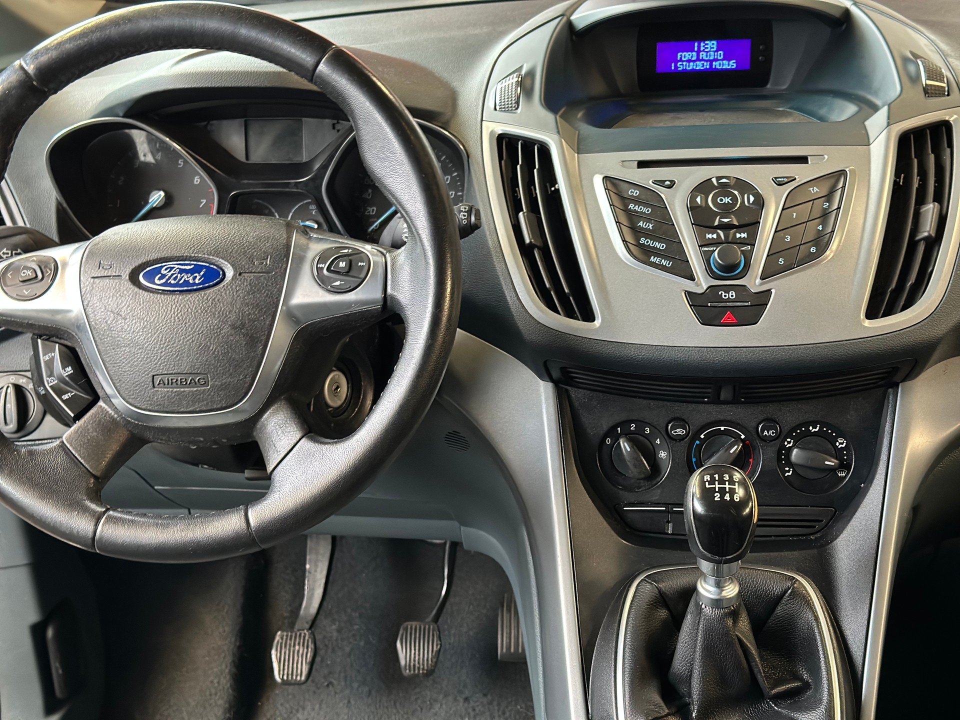 FORD C-Max 1.6 SCTi Titanium-image-10