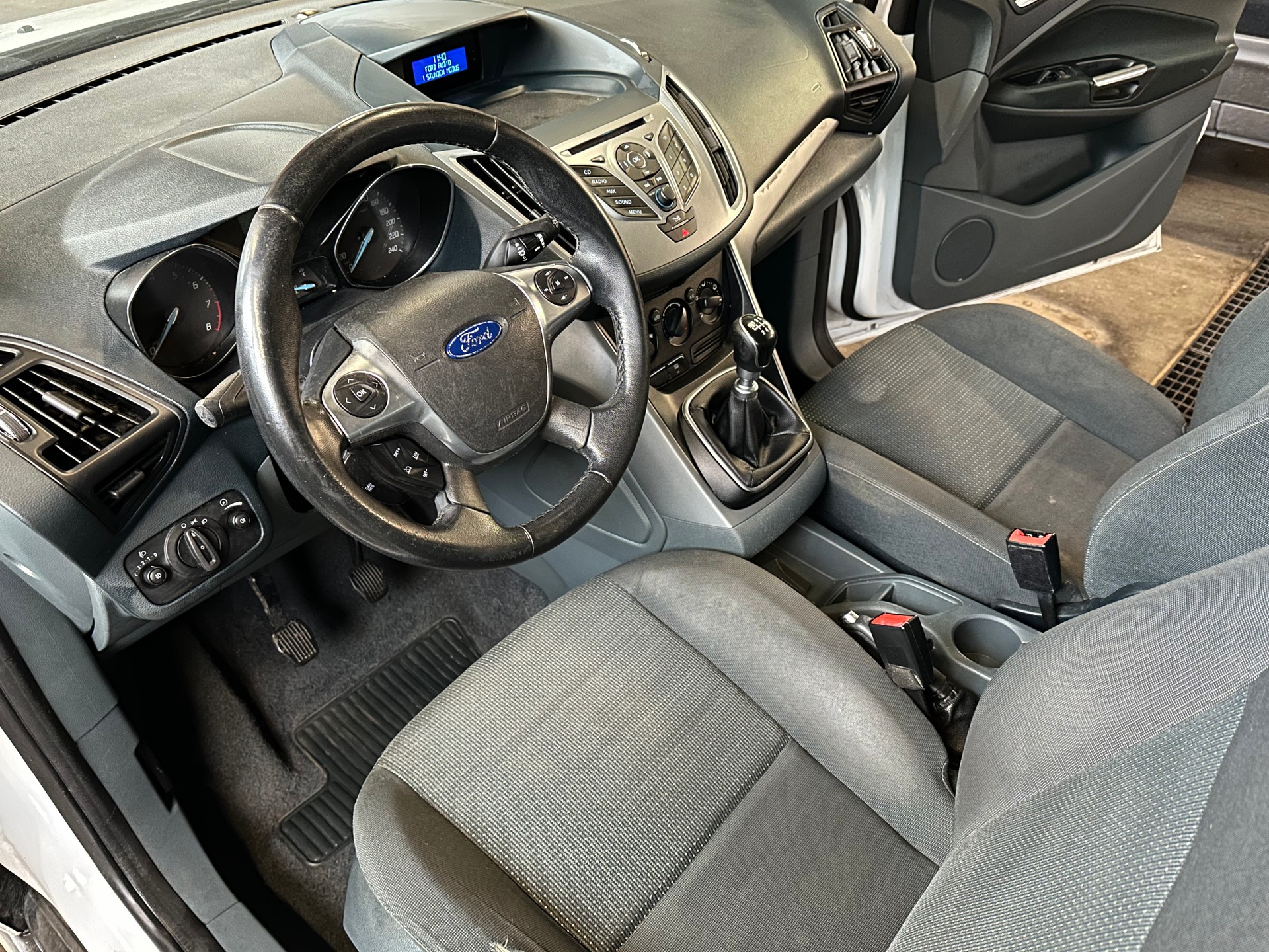 FORD C-Max 1.6 SCTi Titanium-image-7