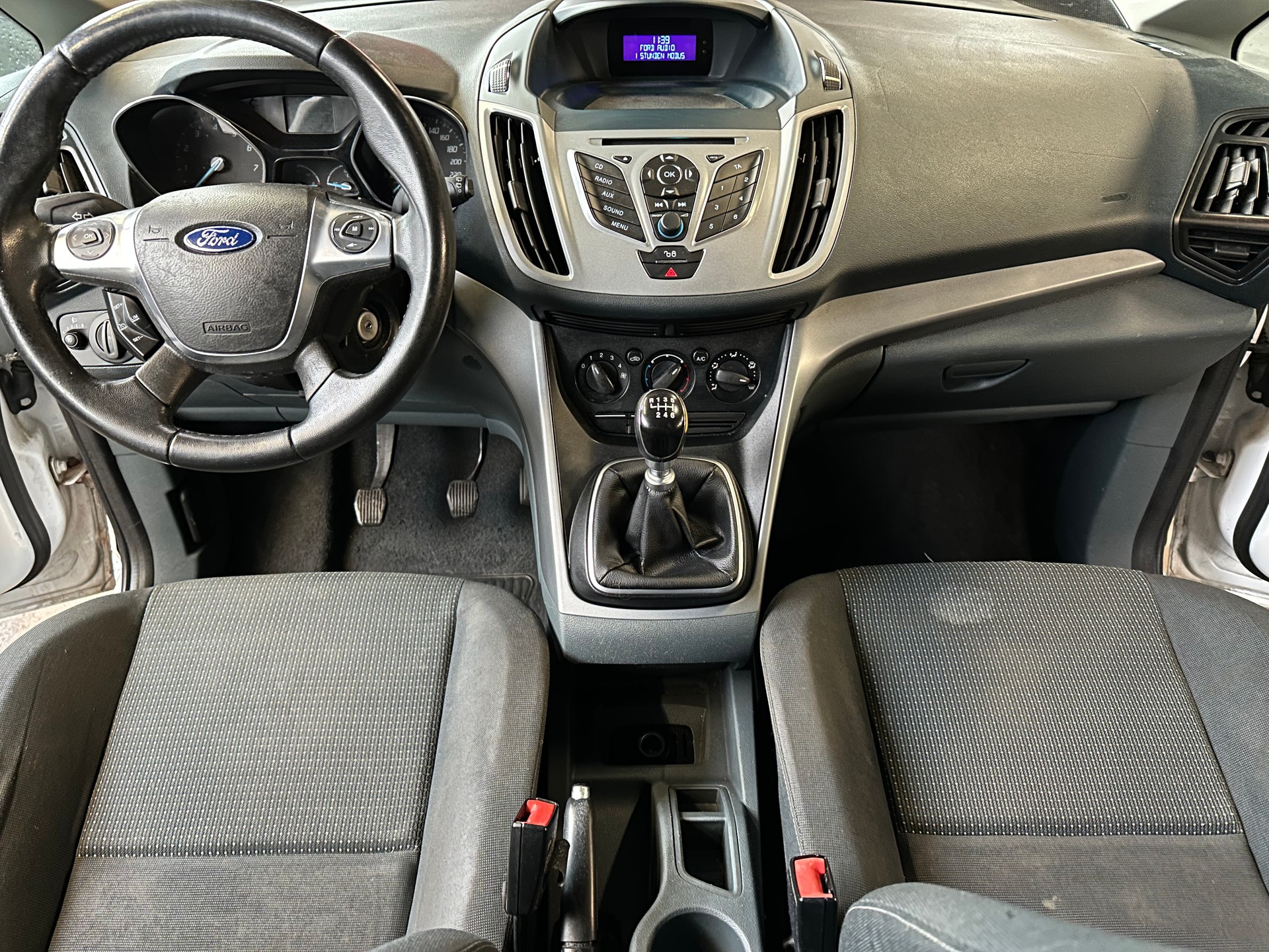FORD C-Max 1.6 SCTi Titanium-image-9