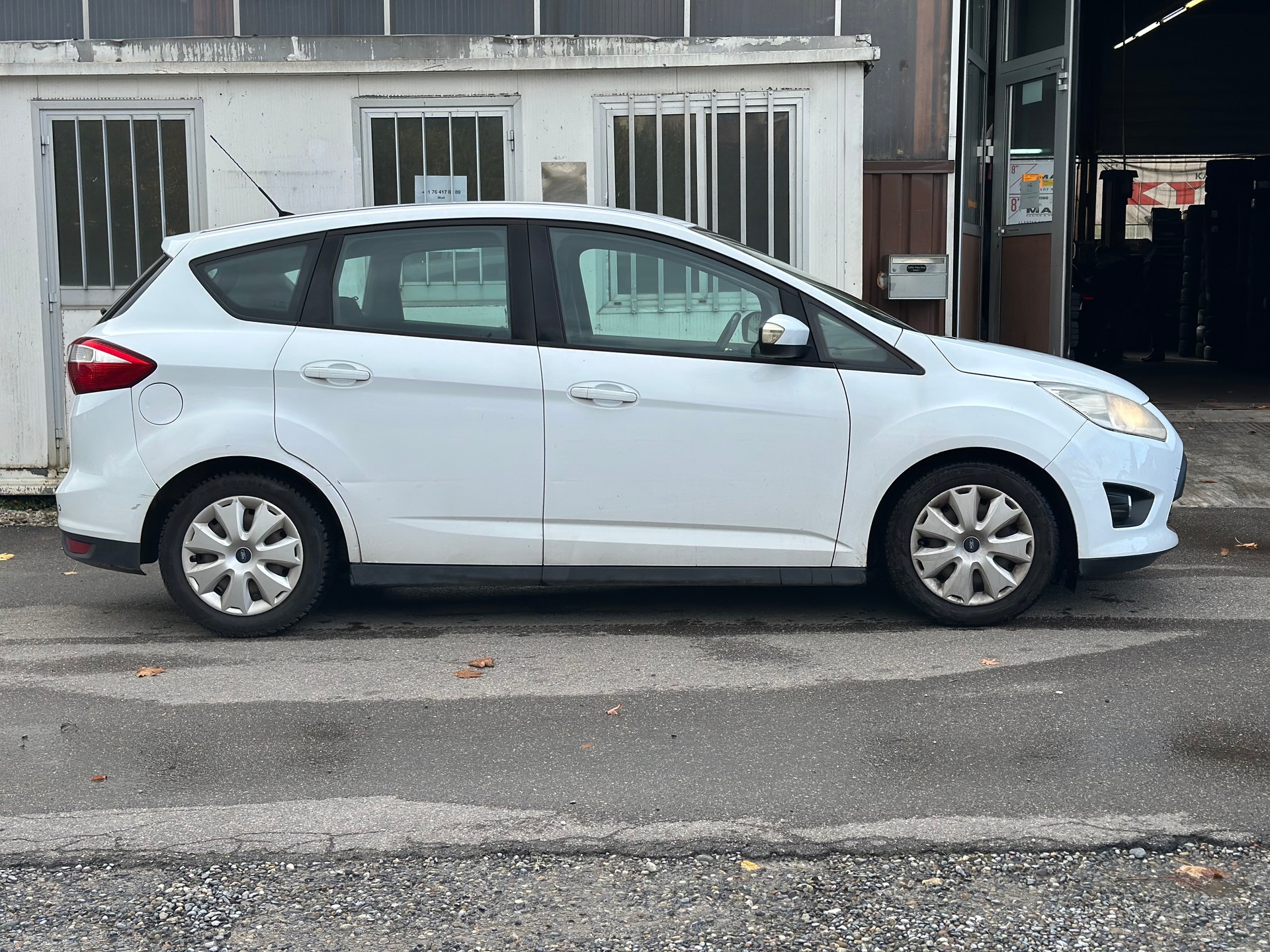 FORD C-Max 1.6 SCTi Titanium-image-1
