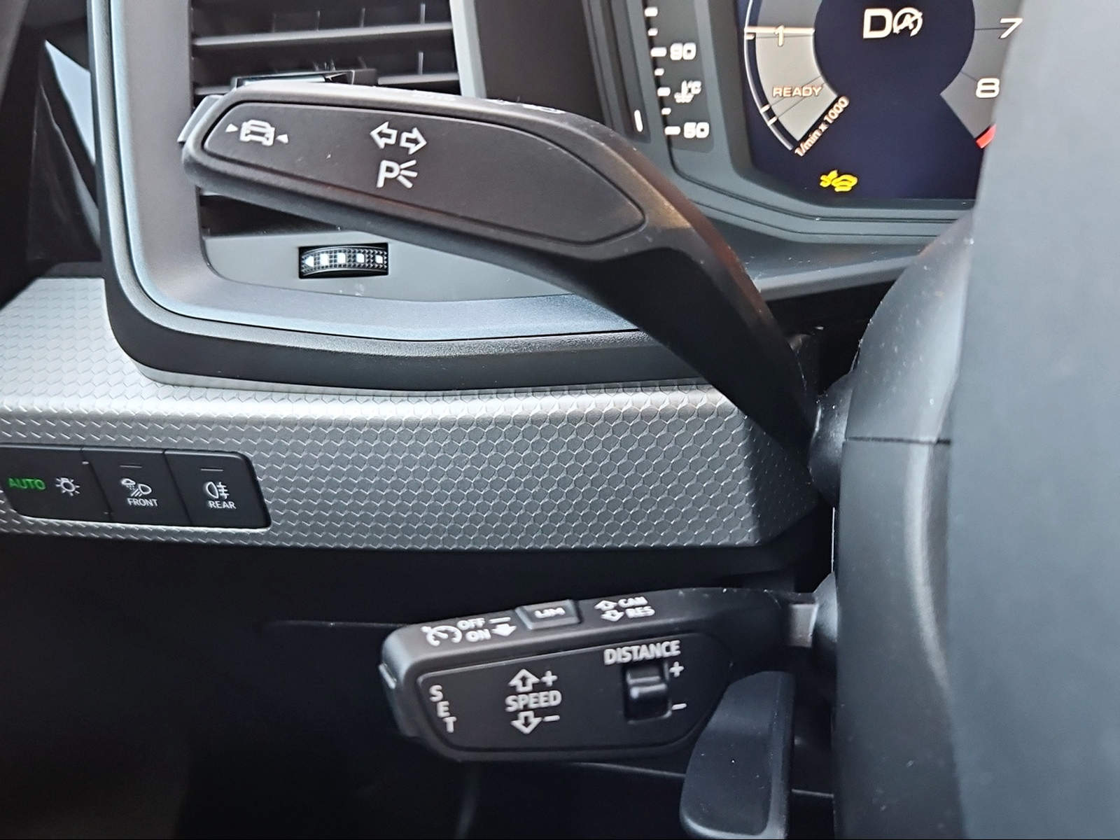 AUDI A1 Sportback 30 TFSI S Line S-tronic Navarablau Metallic-image-15