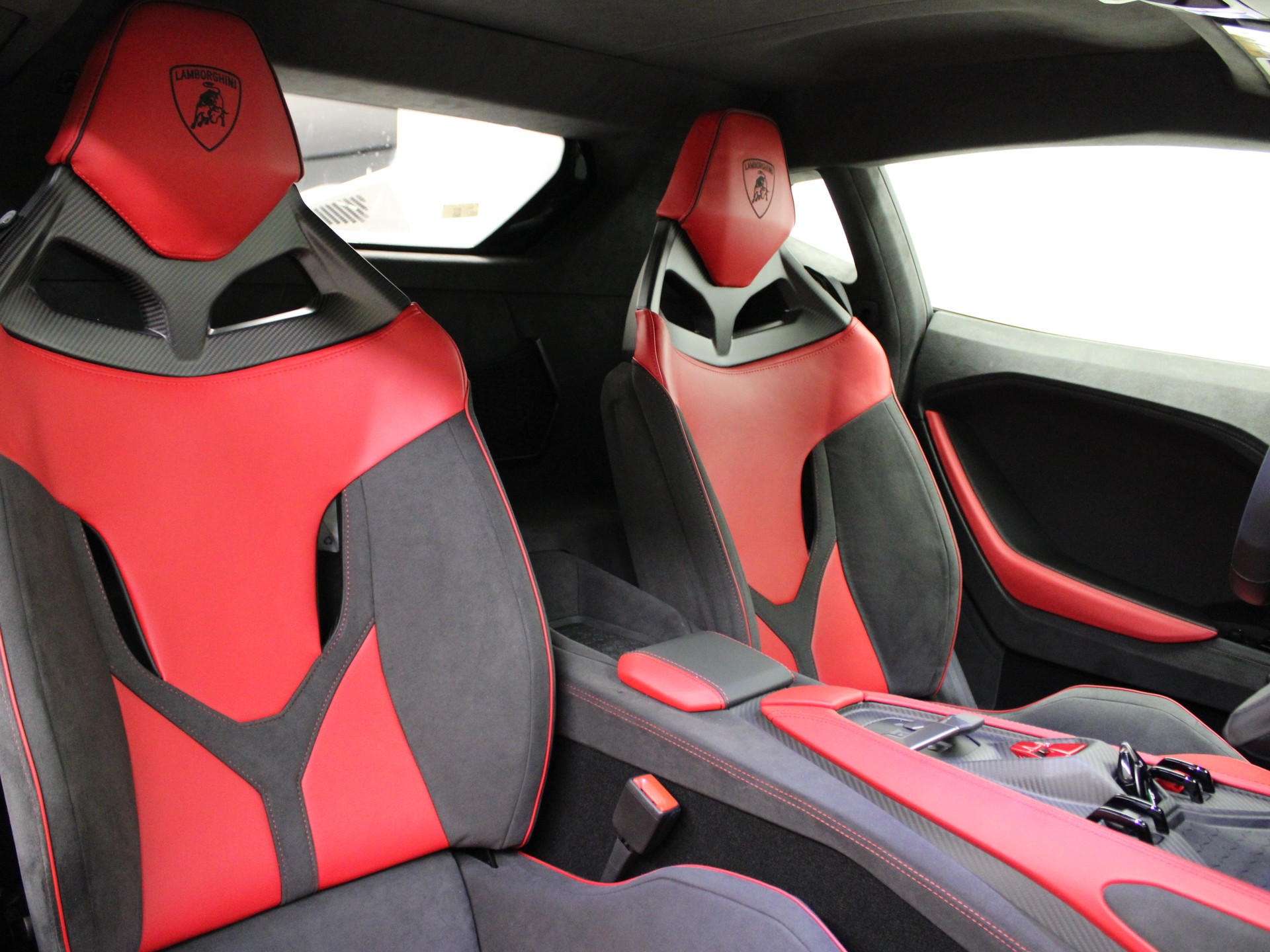 LAMBORGHINI Temerario HPEV-image-5