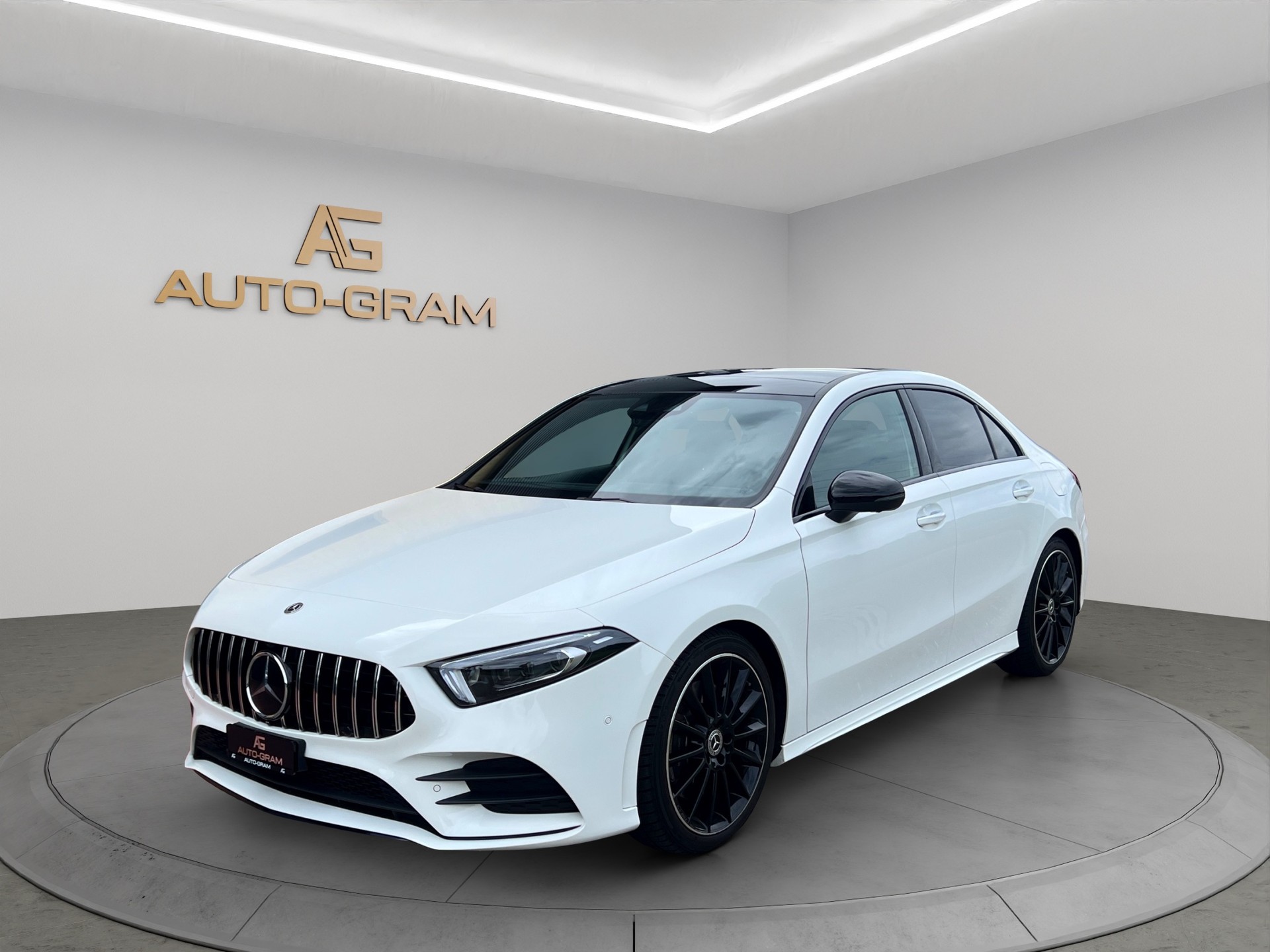 MERCEDES-BENZ A 220 AMG Line 7G-DCT 4Matic-image-0
