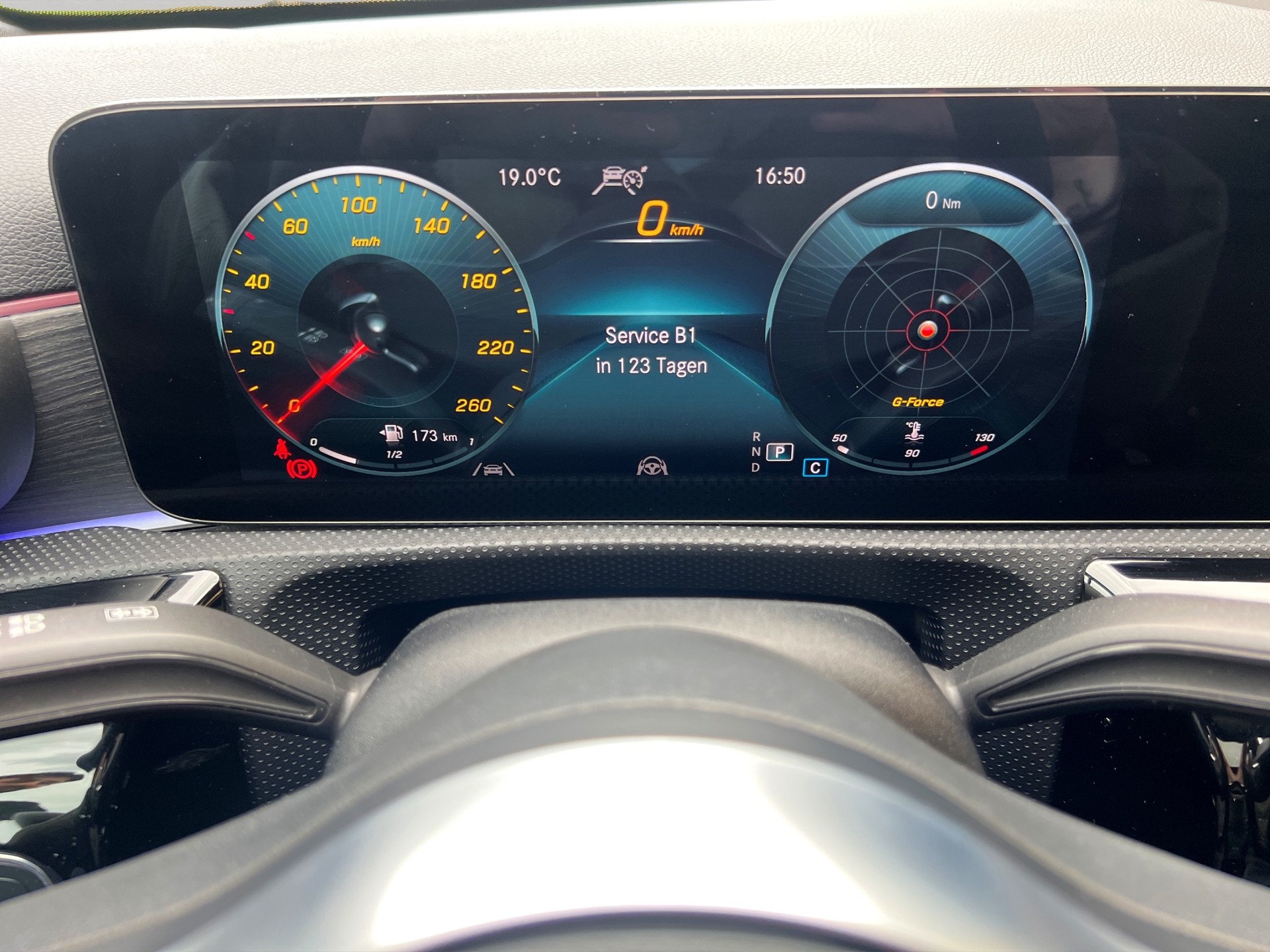 MERCEDES-BENZ A 220 AMG Line 7G-DCT 4Matic-image-16