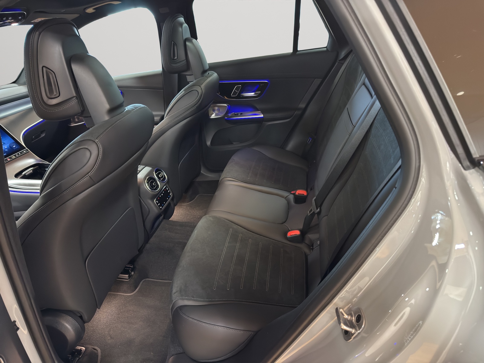 Image MERCEDES-BENZ GLC-300 GLC 300 e 4Matic EQ Star 9G-Tronic