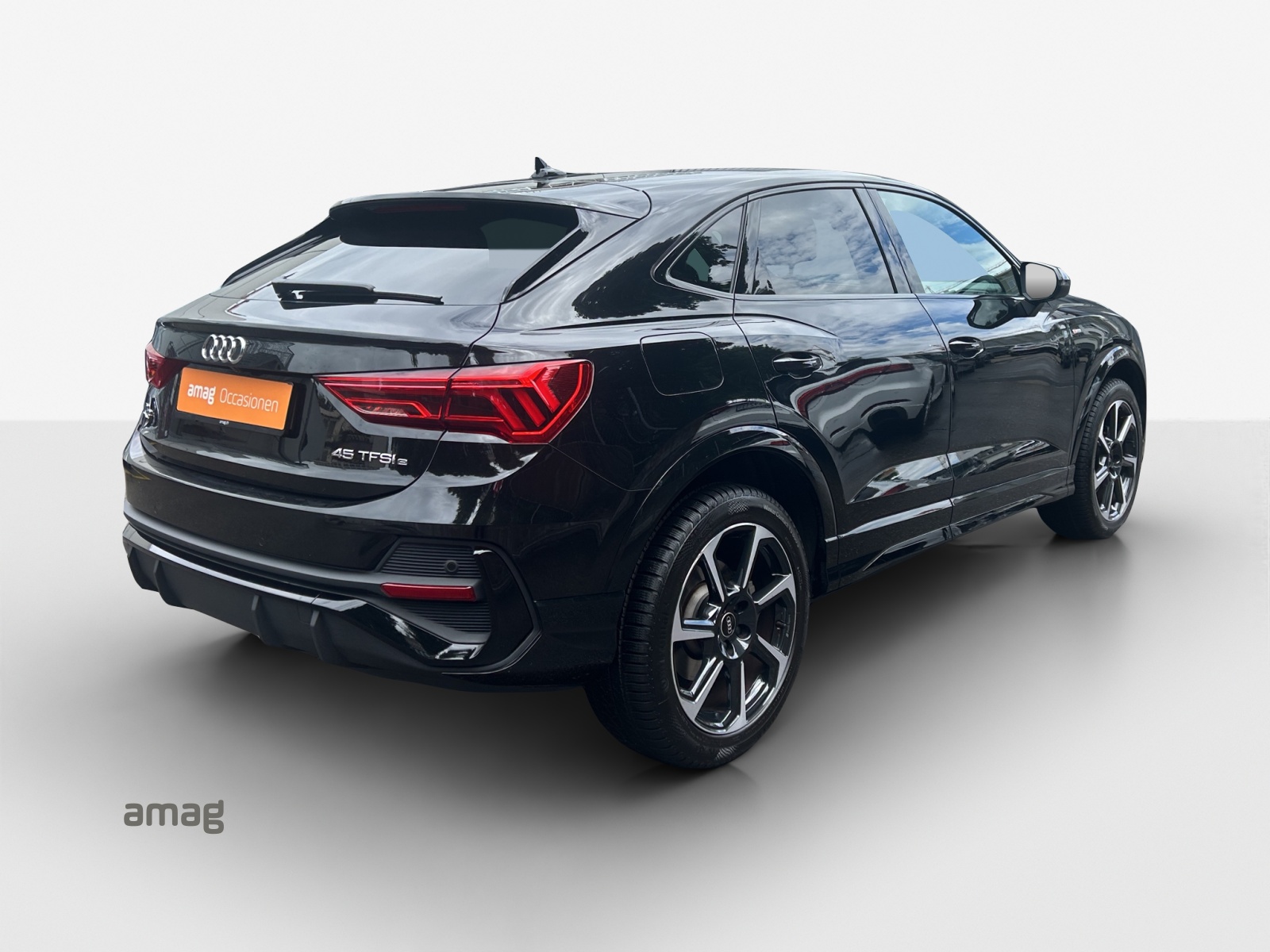 AUDI Q3 Sportback 45 TFSI e S line S-tronic-image-4