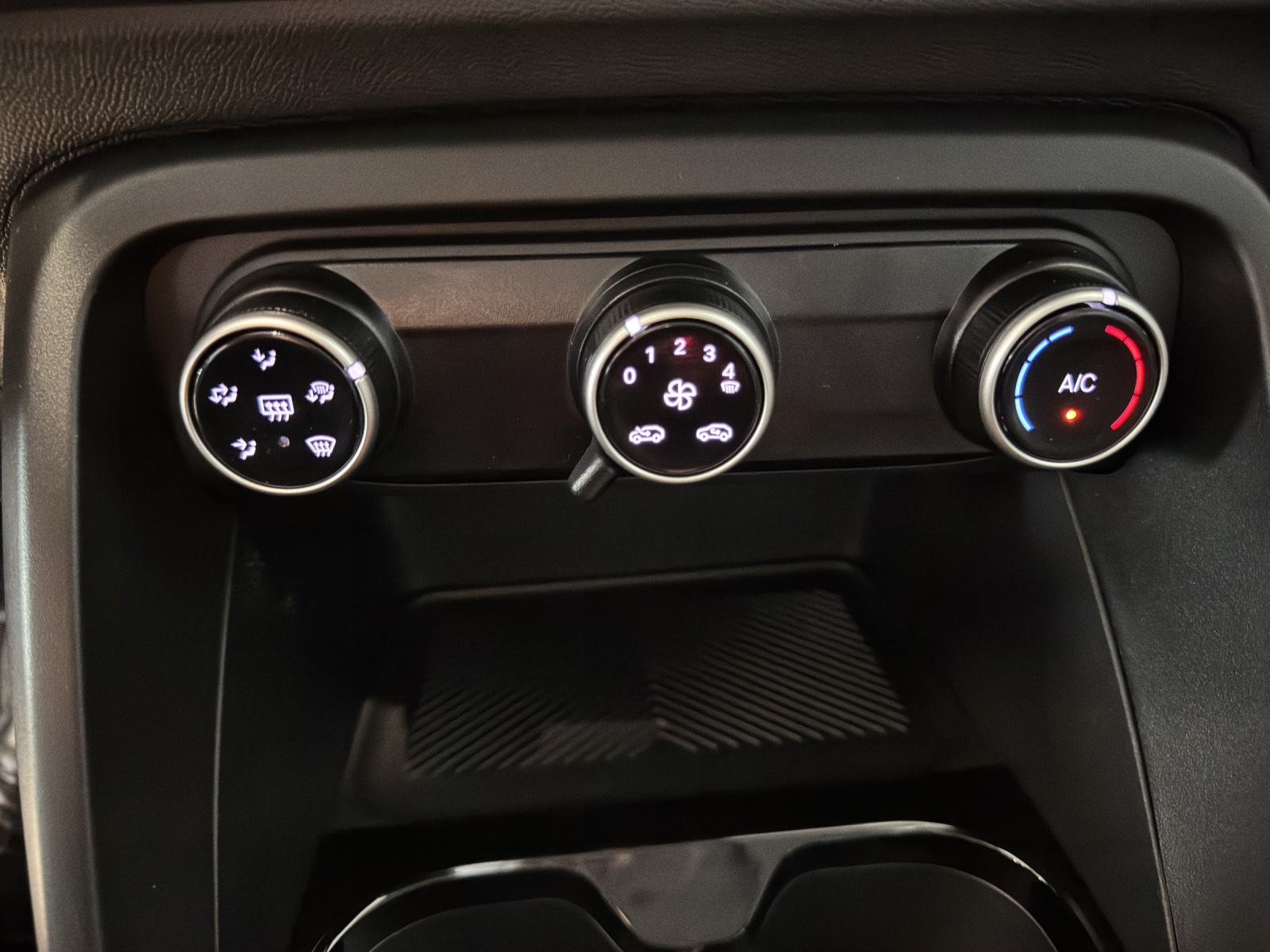 CITROEN C3 1.2 Hybrid Tonic Automat-image-10