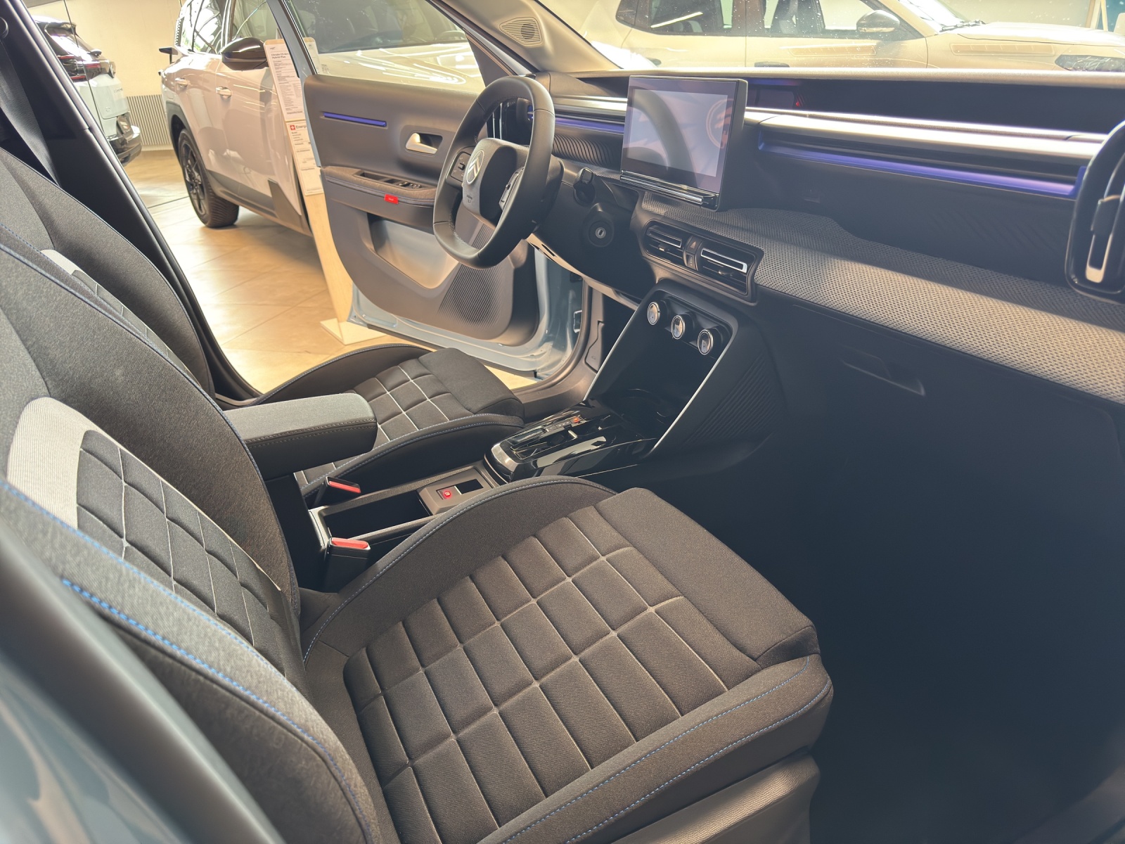 CITROEN C3 1.2 Hybrid Tonic Automat-image-16