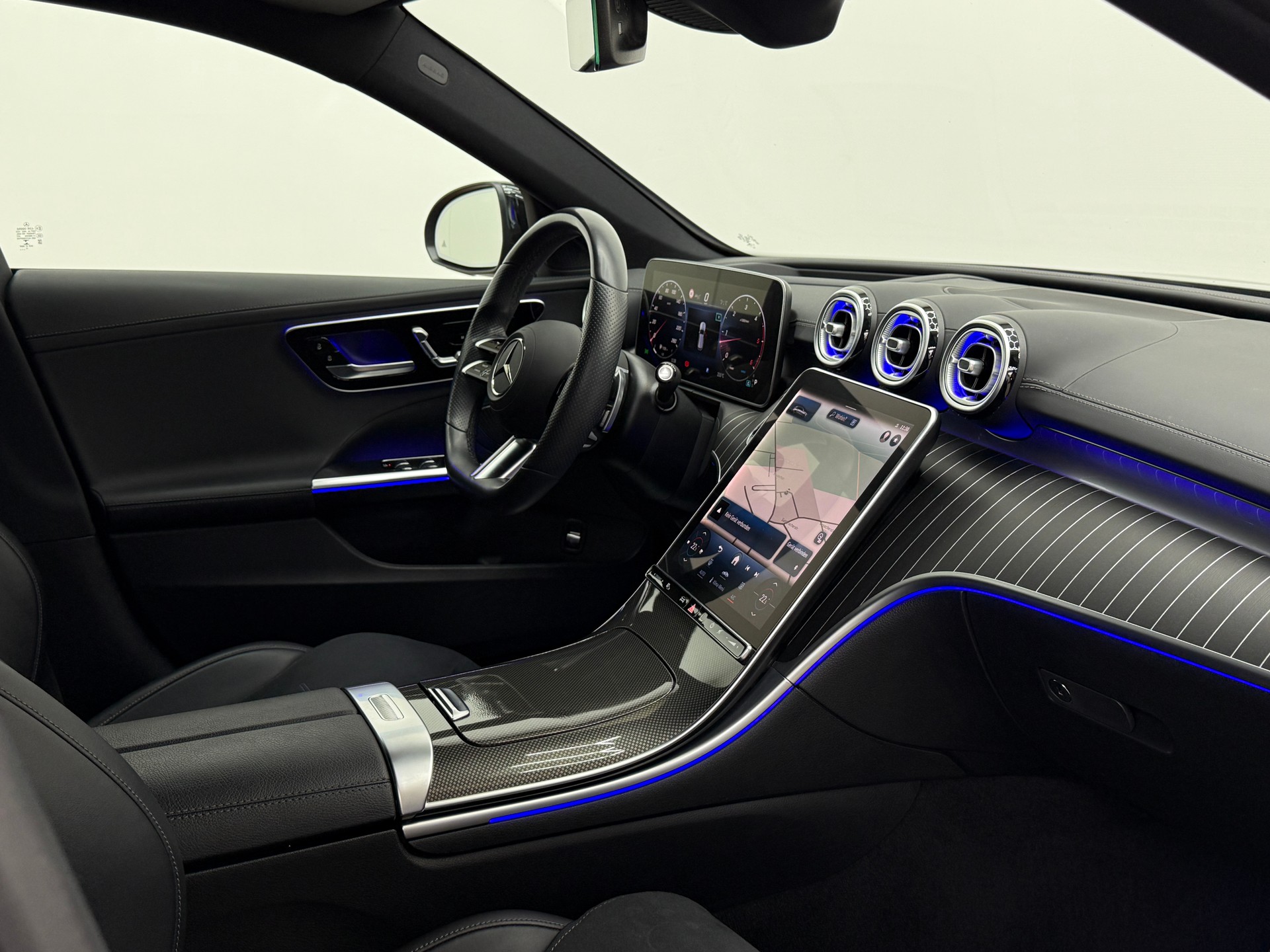 MERCEDES-BENZ C 220 d T 4Matic AMG Line-image-26