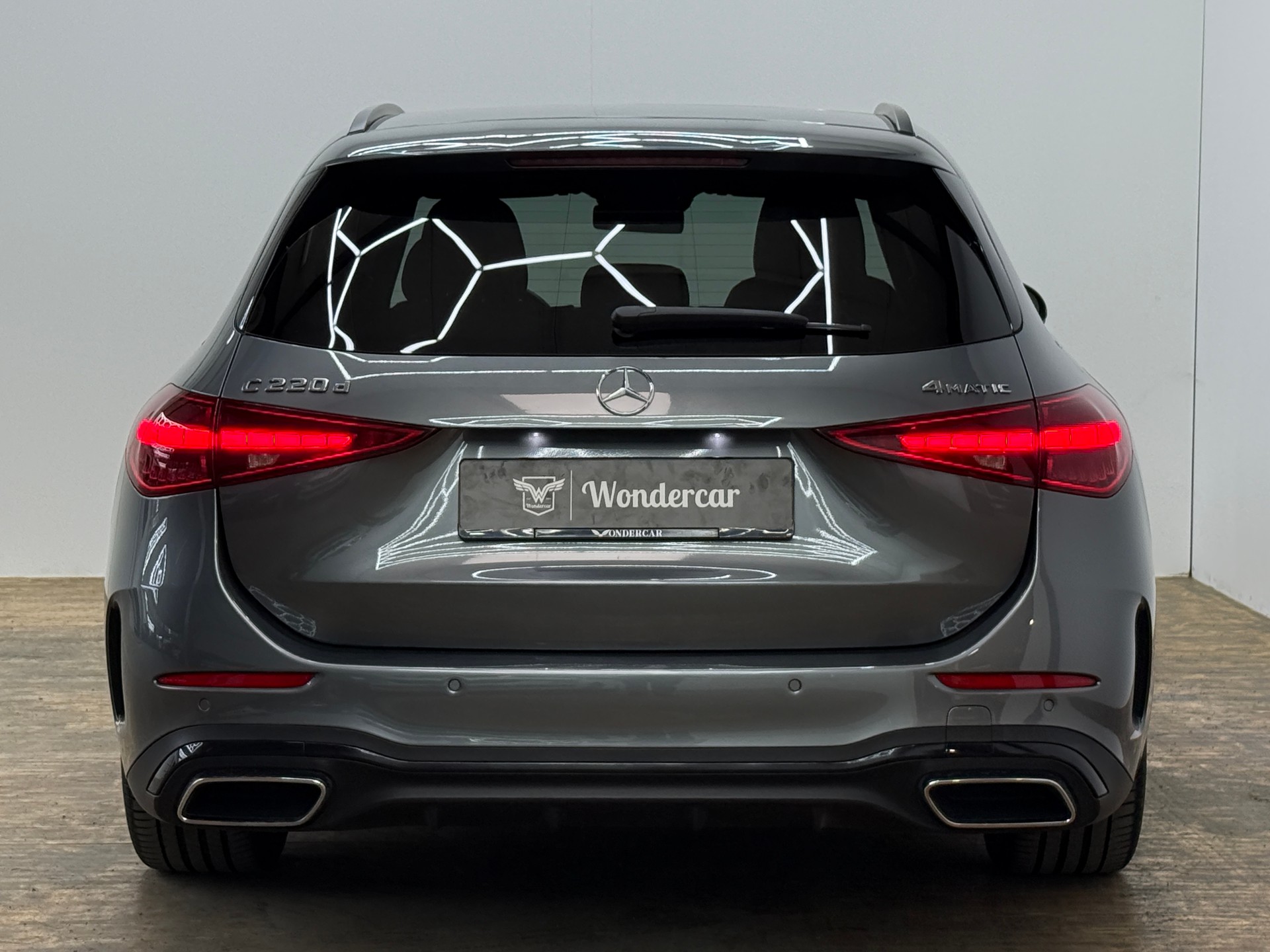 MERCEDES-BENZ C 220 d T 4Matic AMG Line-image-11