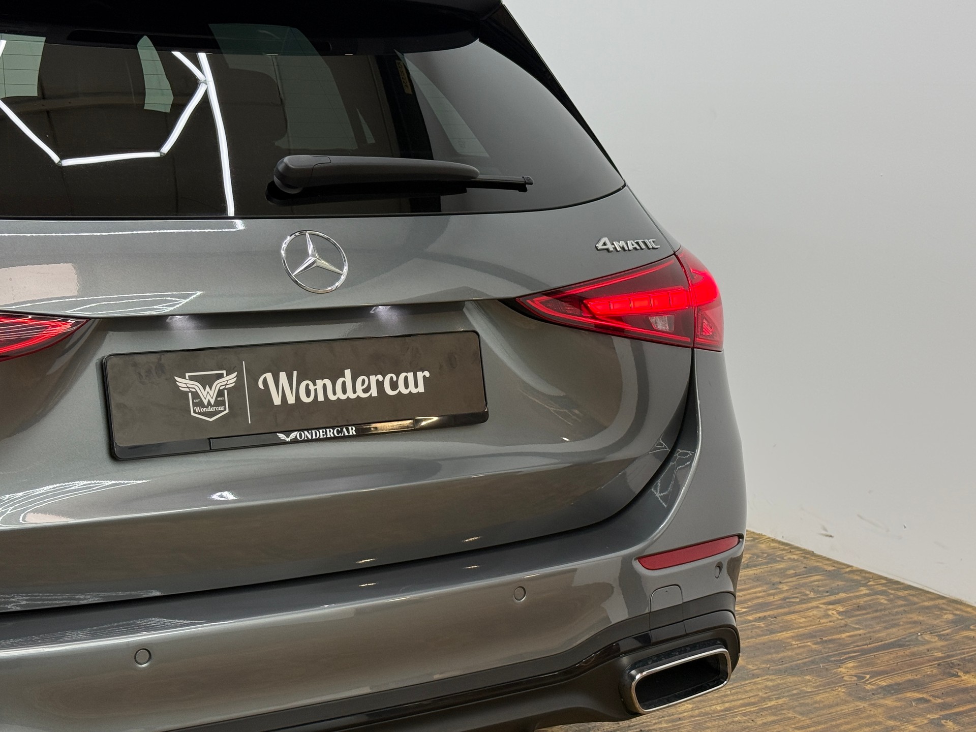 MERCEDES-BENZ C 220 d T 4Matic AMG Line-image-12