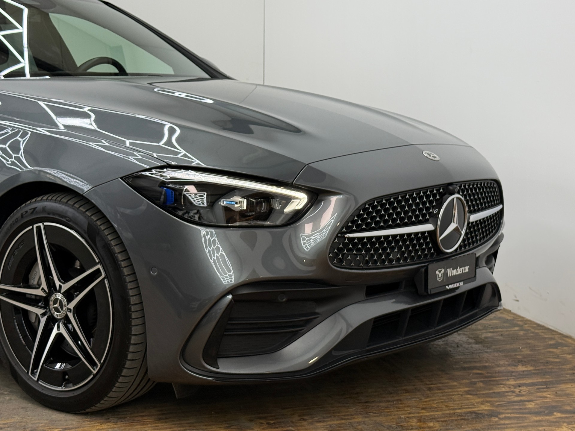 MERCEDES-BENZ C 220 d T 4Matic AMG Line-image-1