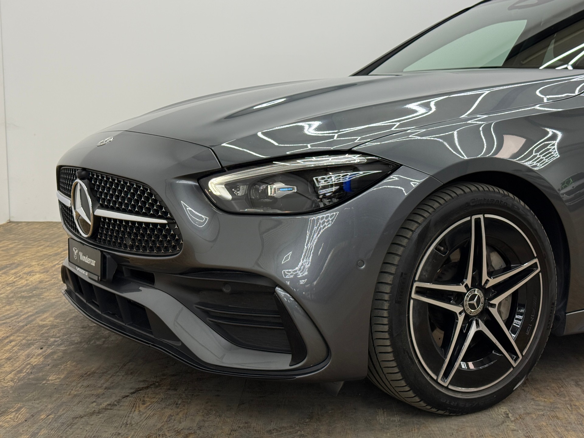 MERCEDES-BENZ C 220 d T 4Matic AMG Line-image-4
