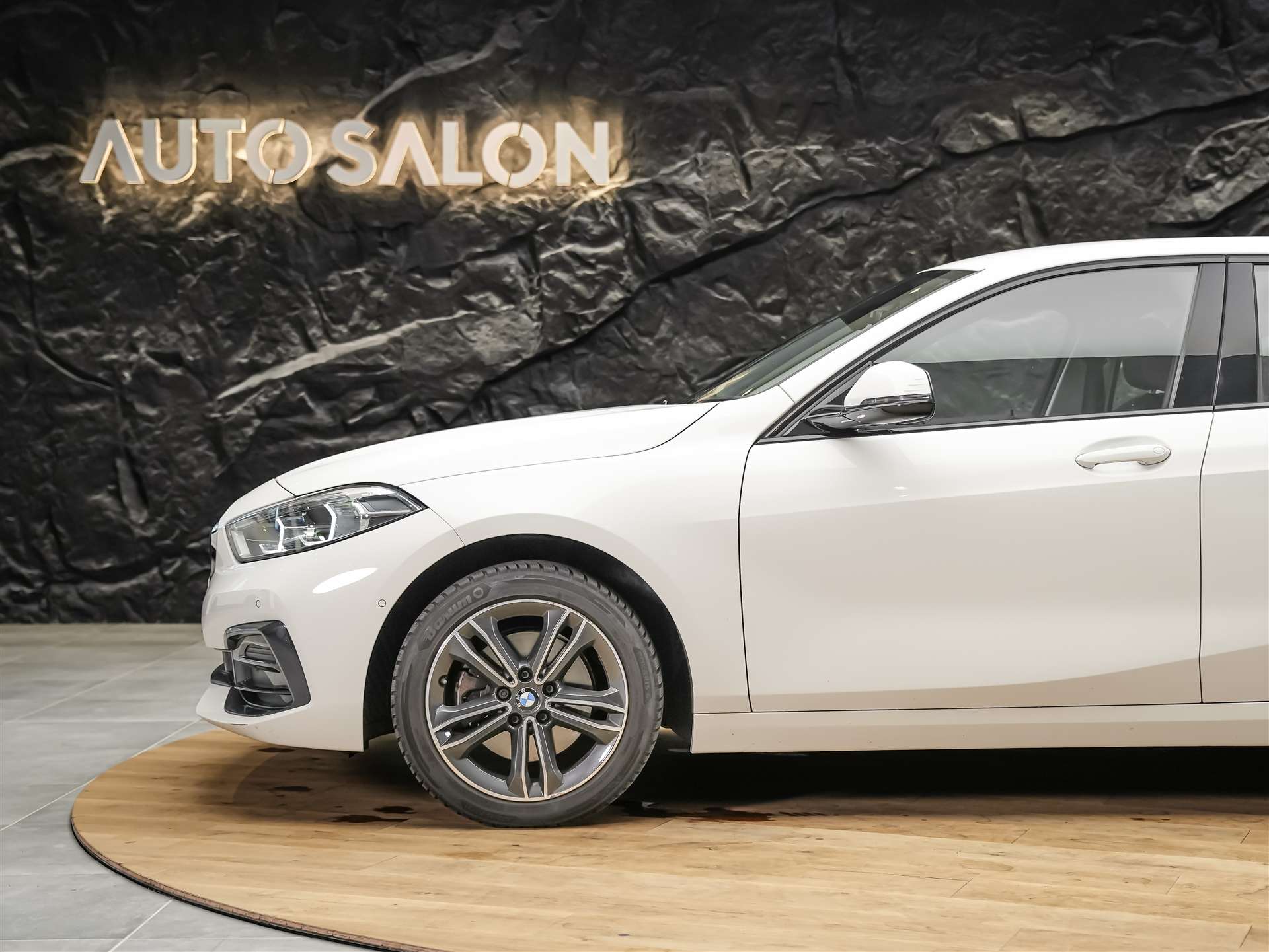 BMW 118i Sport Line Steptronic *Abstandsregler*Harman/Kardon*Sitzheizung*-image-13