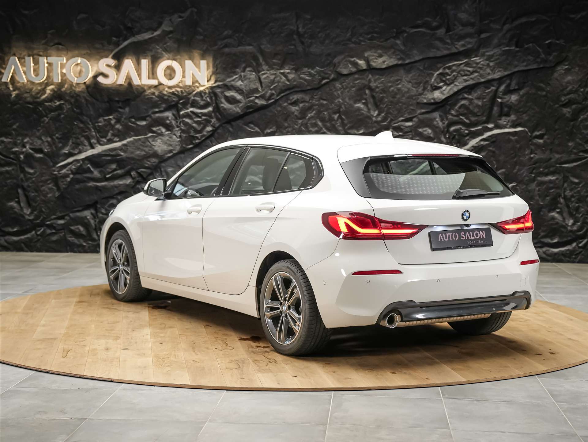 BMW 118i Sport Line Steptronic *Abstandsregler*Harman/Kardon*Sitzheizung*-image-3