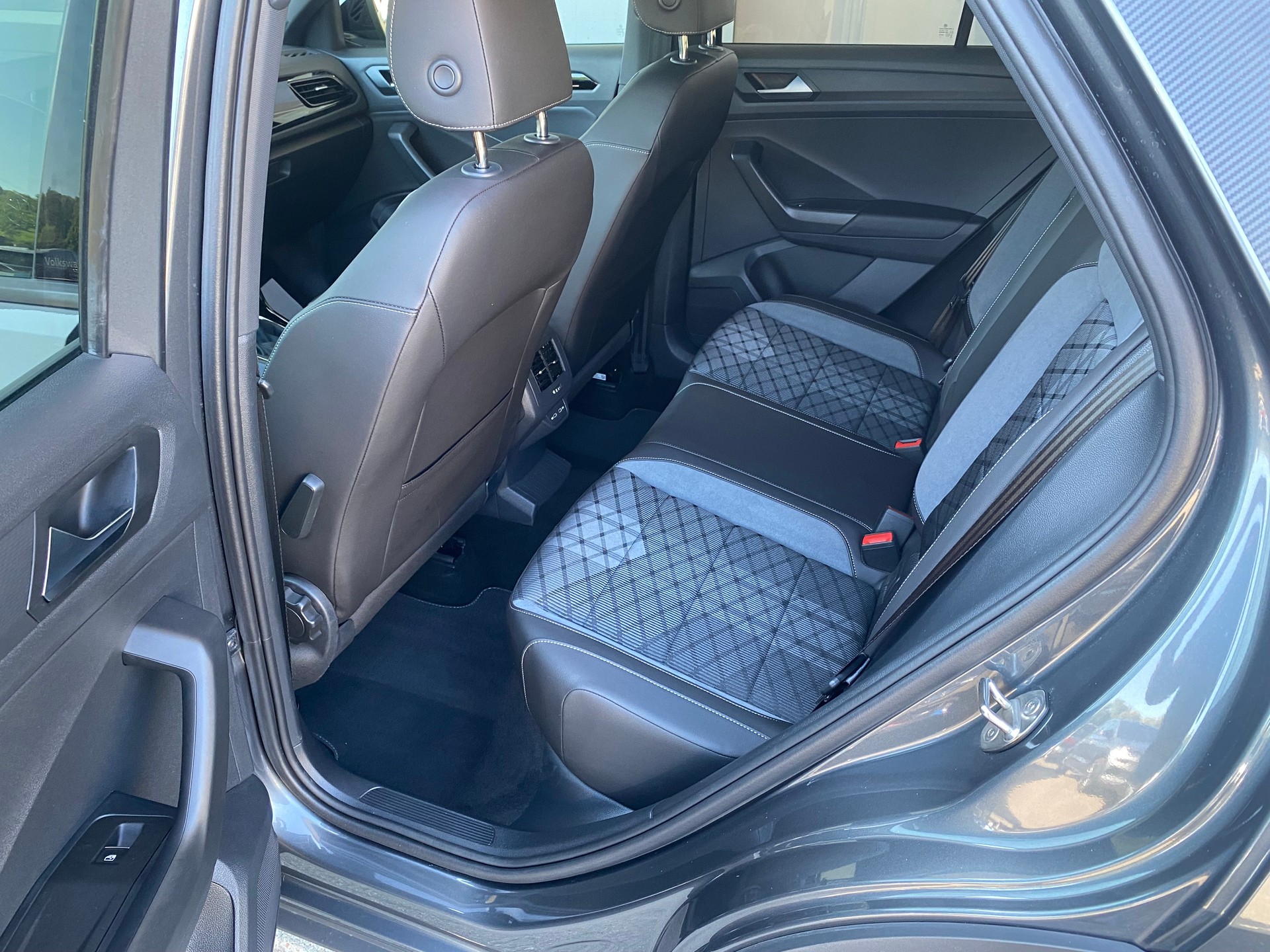 VW T-Roc 2.0 TSI 190PS R-Line Black-Style DSG 4Motion Top-Ausstattung **Modell 2024**-image-6
