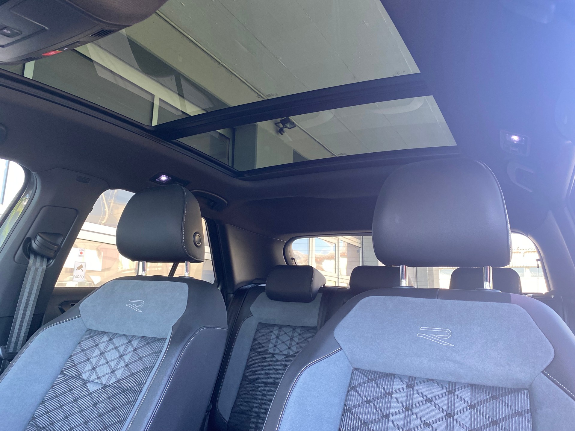 VW T-Roc 2.0 TSI 190PS R-Line Black-Style DSG 4Motion Top-Ausstattung **Modell 2024**-image-14
