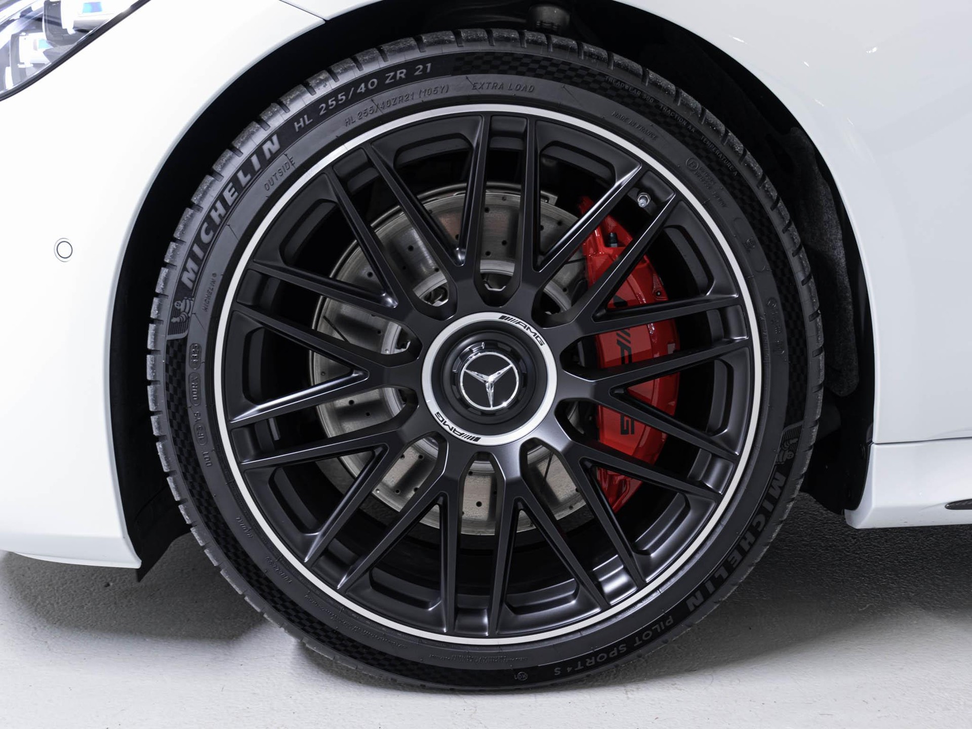 MERCEDES-BENZ S 63 AMG E Performance-image-14