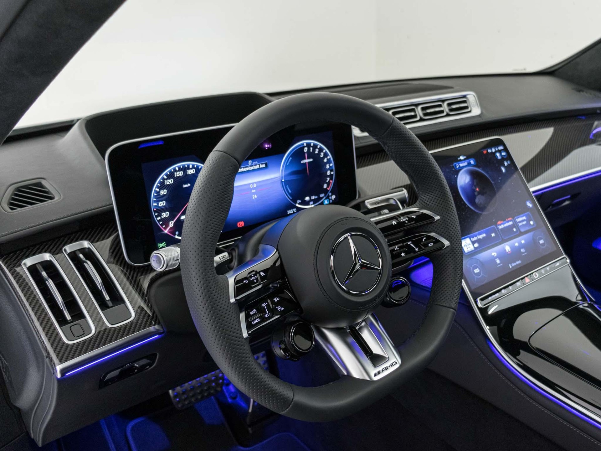 MERCEDES-BENZ S 63 AMG E Performance-image-10