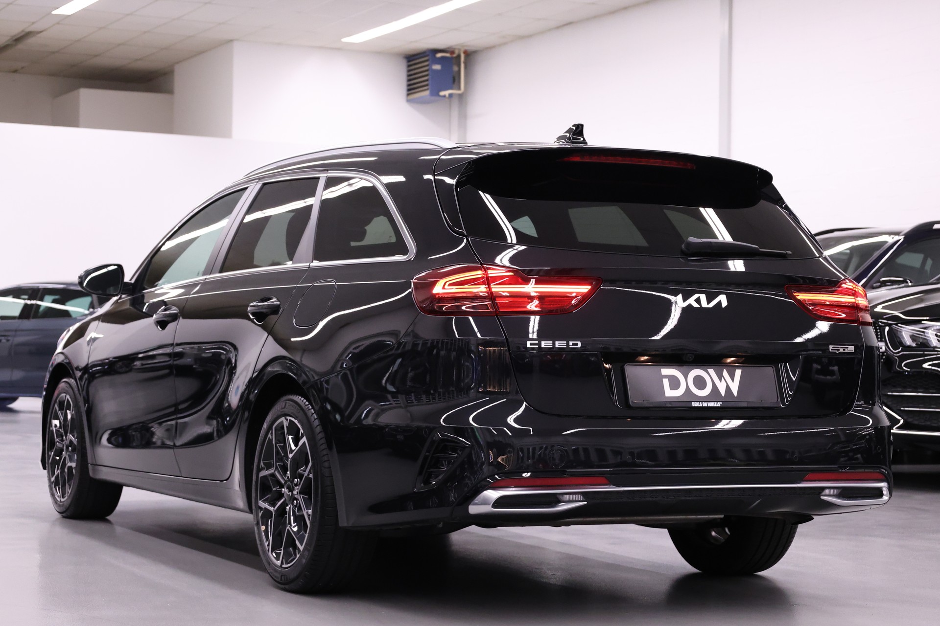 KIA Ceed SW 1.5 T-GDi GT-Line-image-4