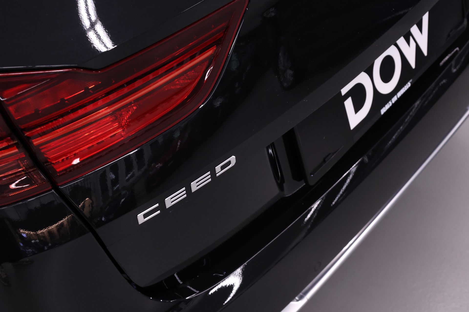 KIA Ceed SW 1.5 T-GDi GT-Line-image-12