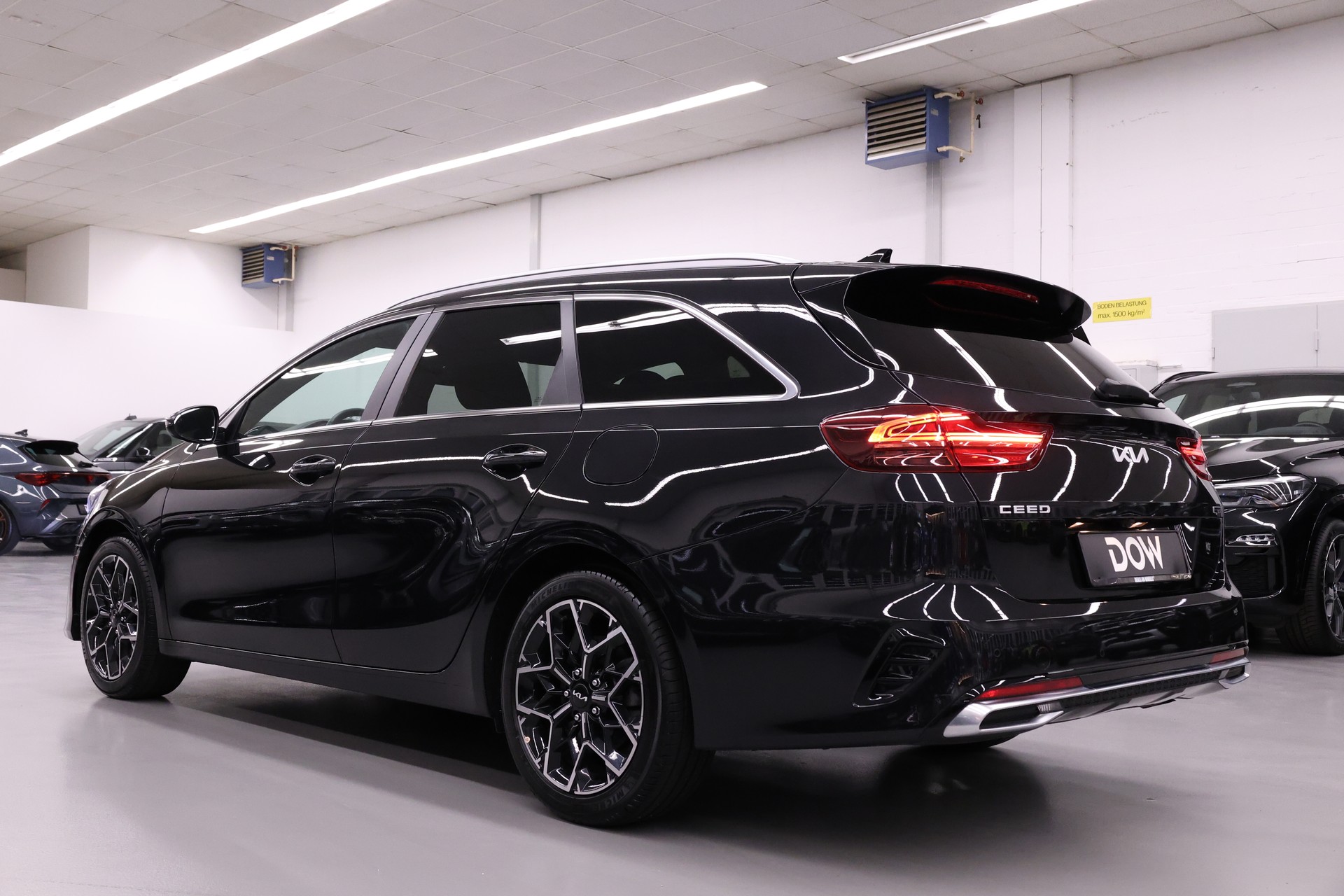 KIA Ceed SW 1.5 T-GDi GT-Line-showroom-element-3