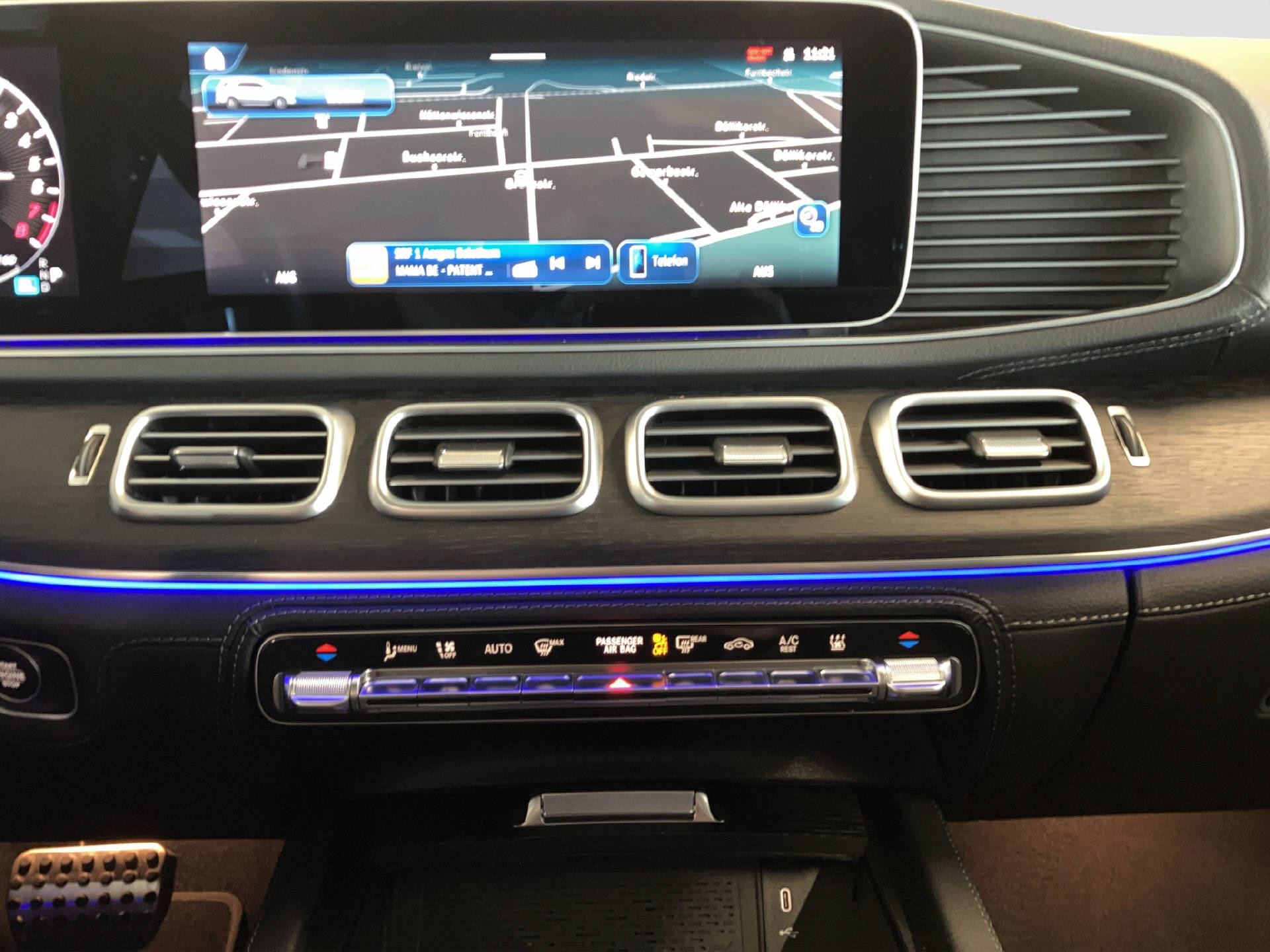 MERCEDES-BENZ GLE 400 e AMG Line 4MATIC-image-10