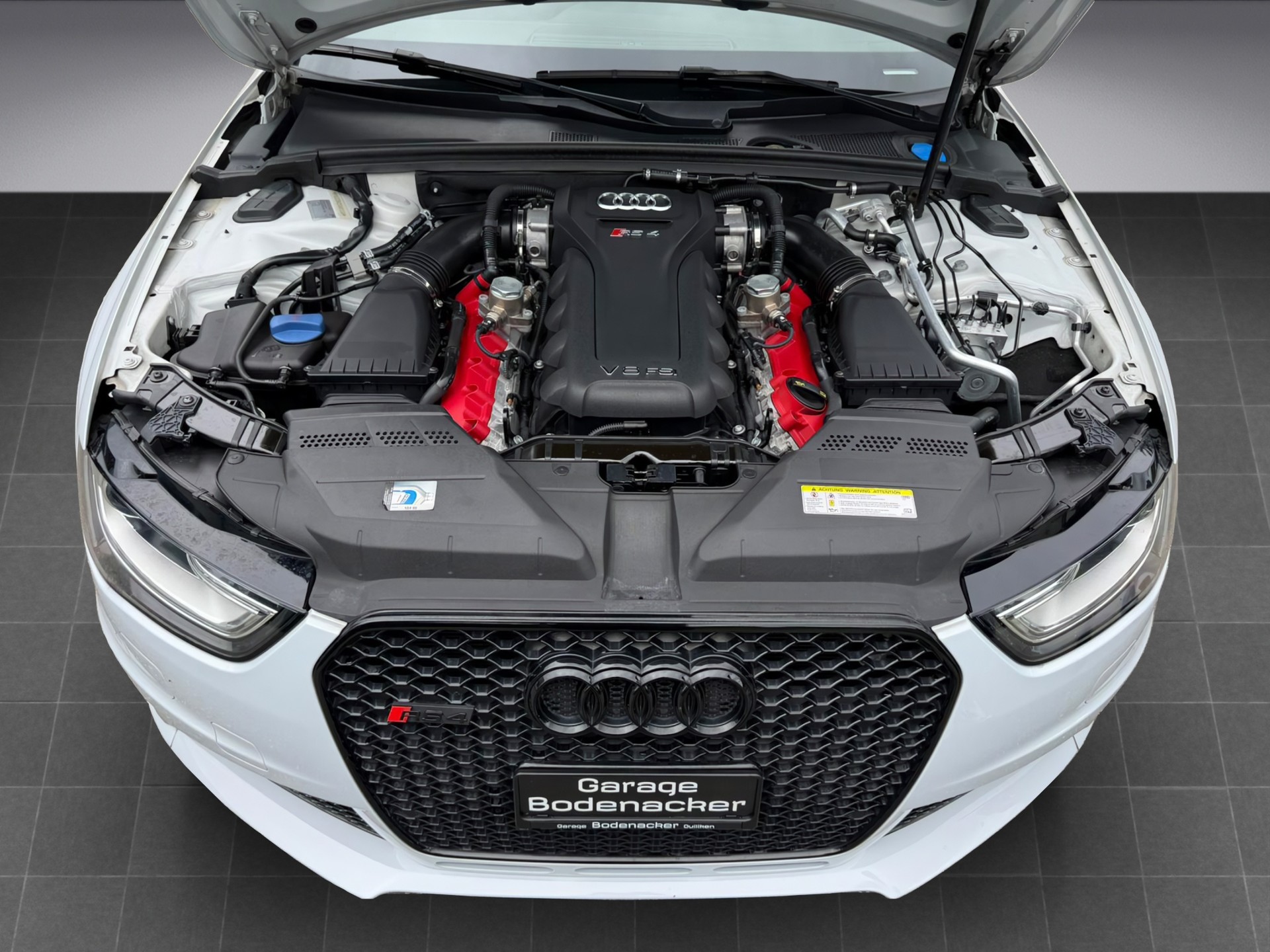 AUDI RS4 Avant 4.2 FSI V8 quattro S-tronic-image-15