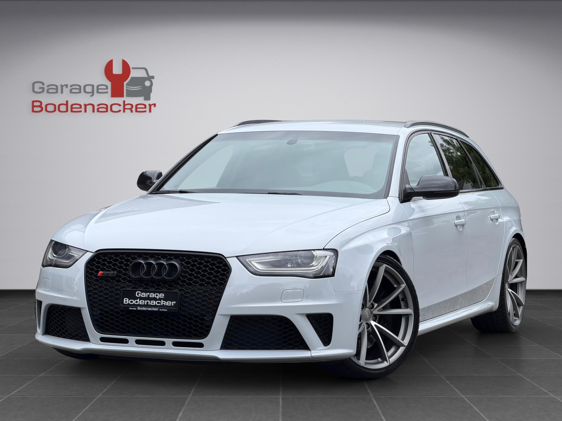 AUDI RS4 Avant 4.2 FSI V8 quattro S-tronic