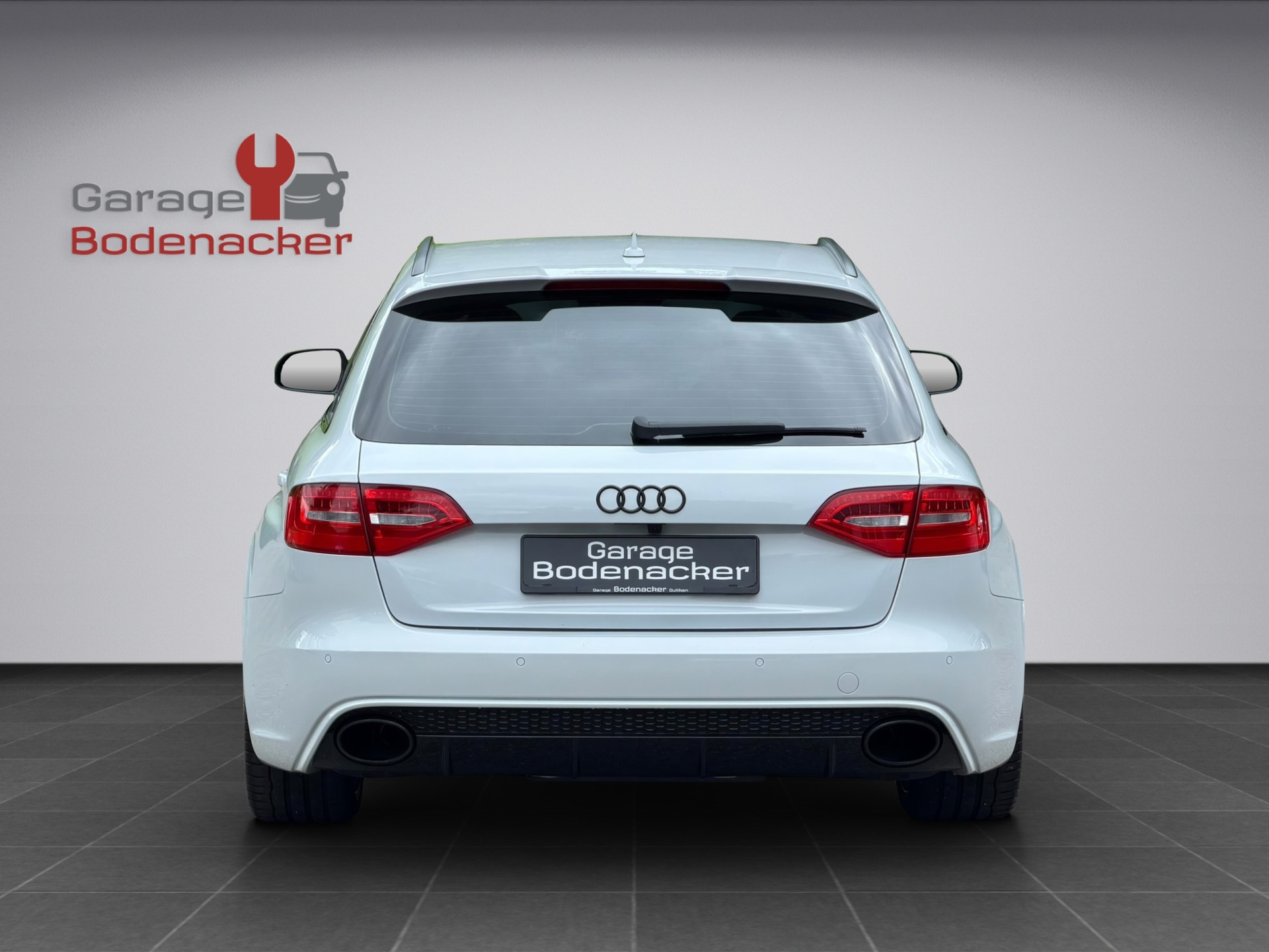 AUDI RS4 Avant 4.2 FSI V8 quattro S-tronic-image-16