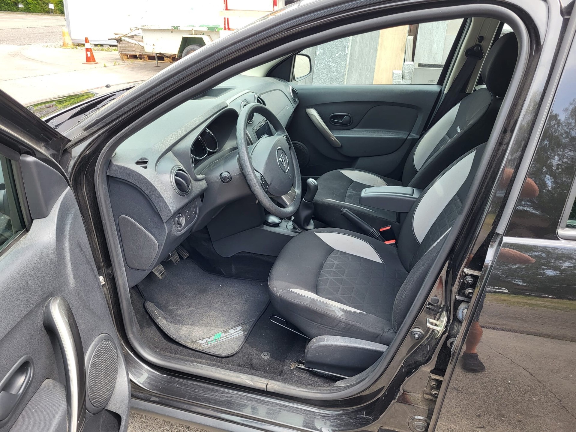 DACIA Sandero 1.5 dCi Stepway Lauréate-image-10