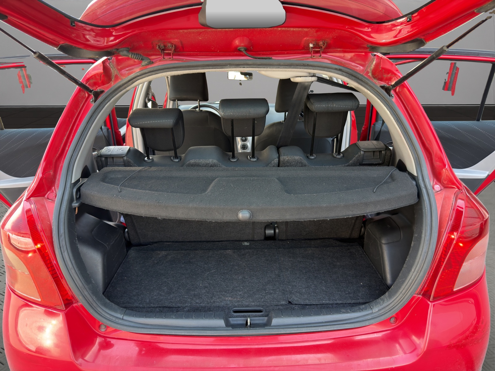 TOYOTA Yaris 1.3 City-image-18