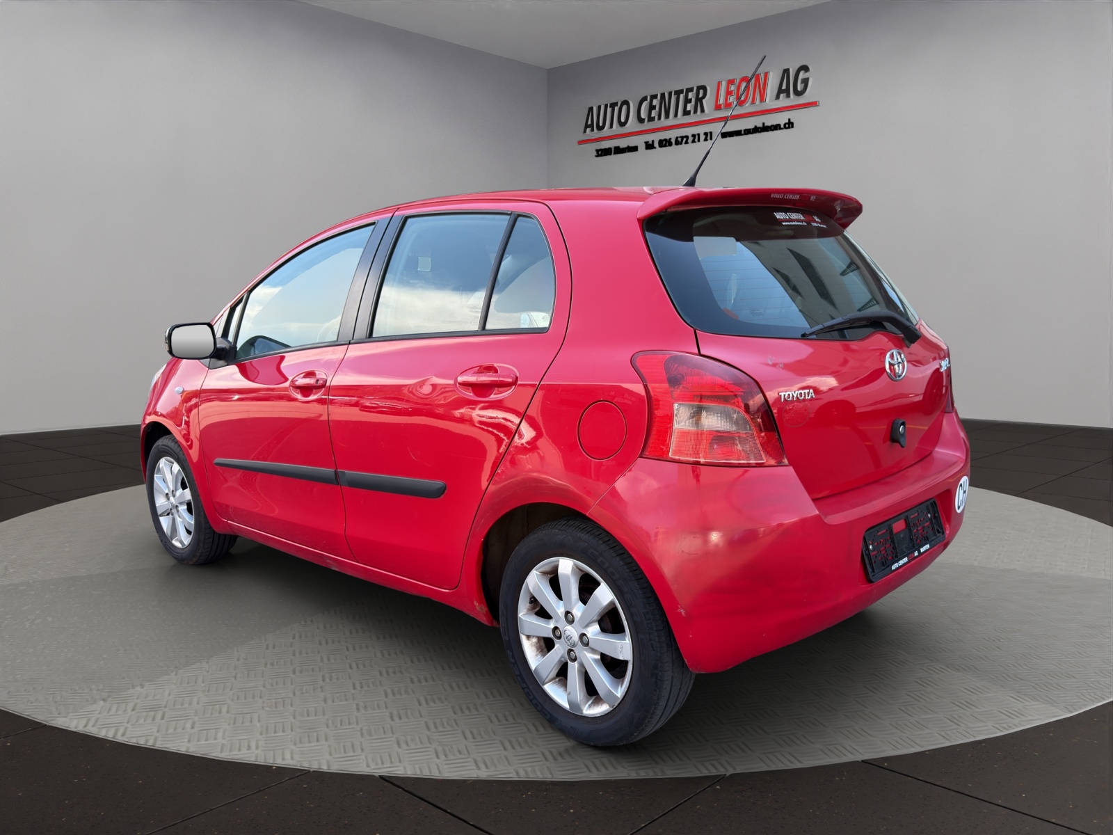 TOYOTA Yaris 1.3 City-image-3