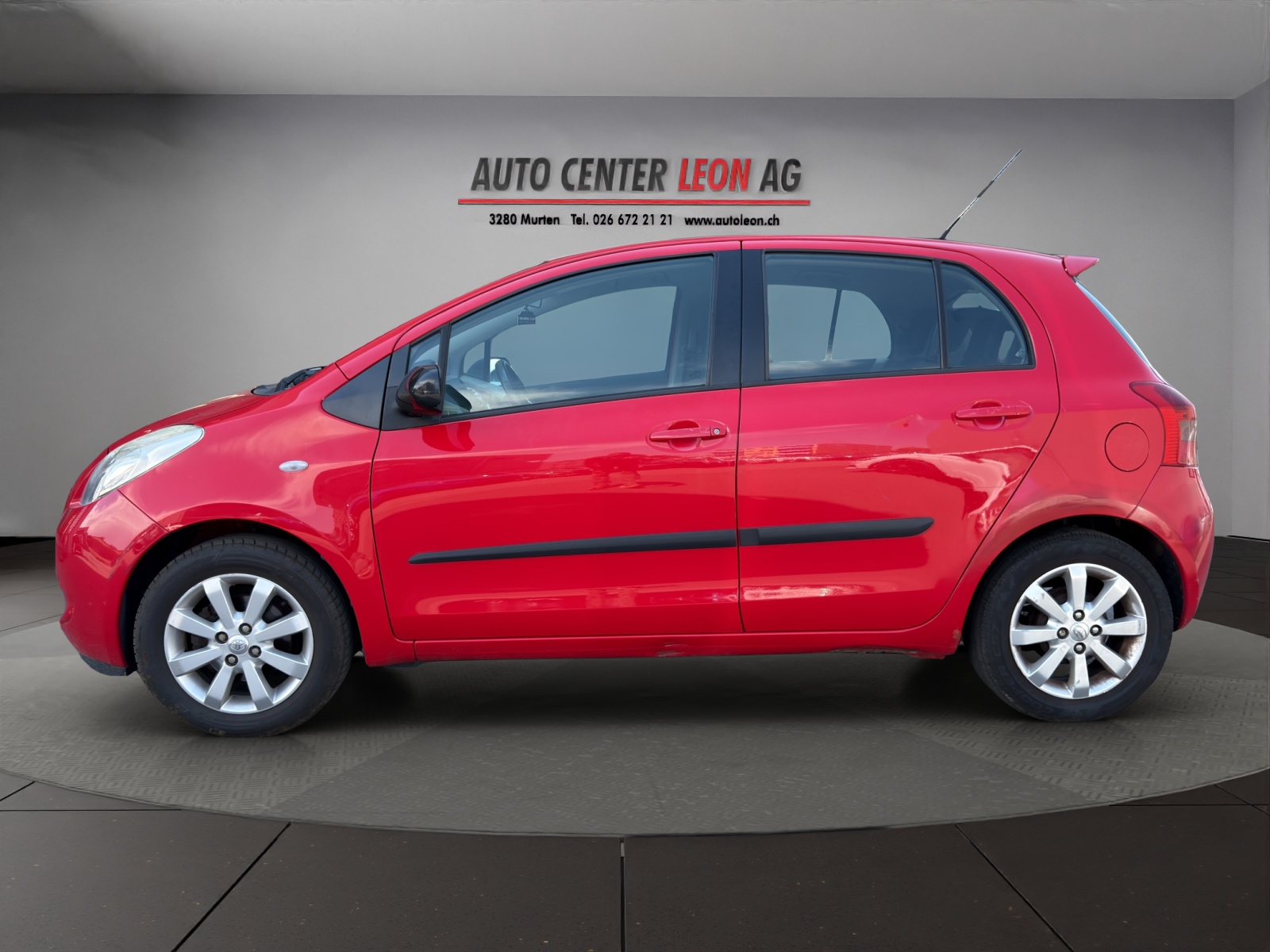 TOYOTA Yaris 1.3 City-image-2
