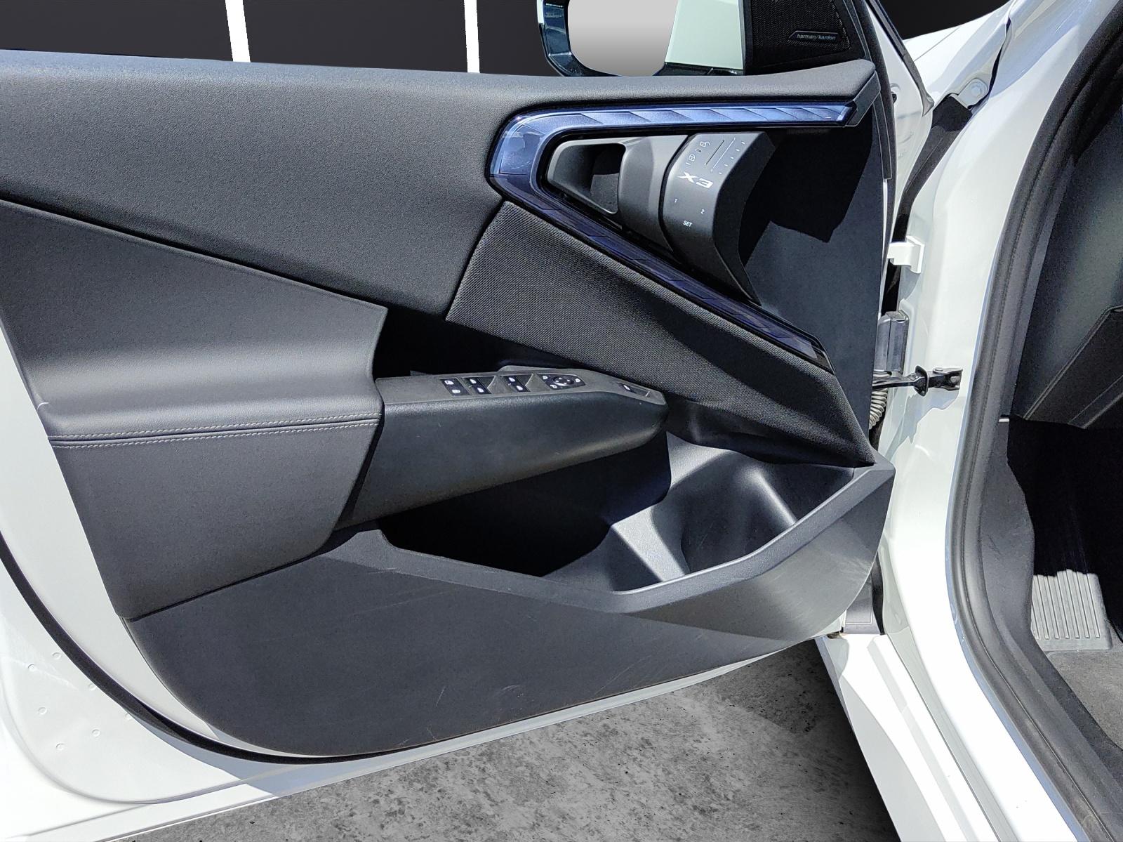 BMW X3 30e xDrive-image-14